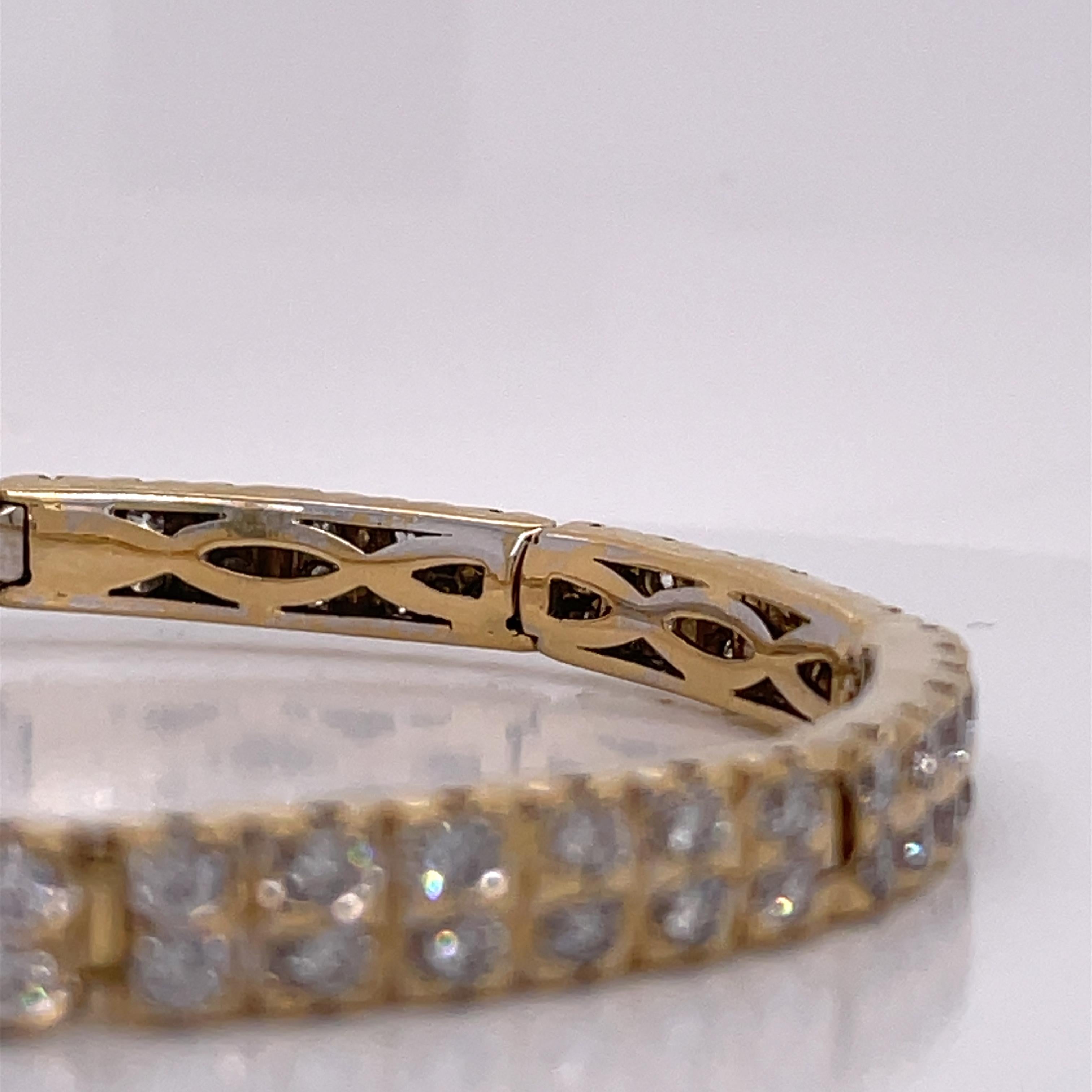 Women's Contemporary Yellow Gold Diamond Bar Bracelet For Sale