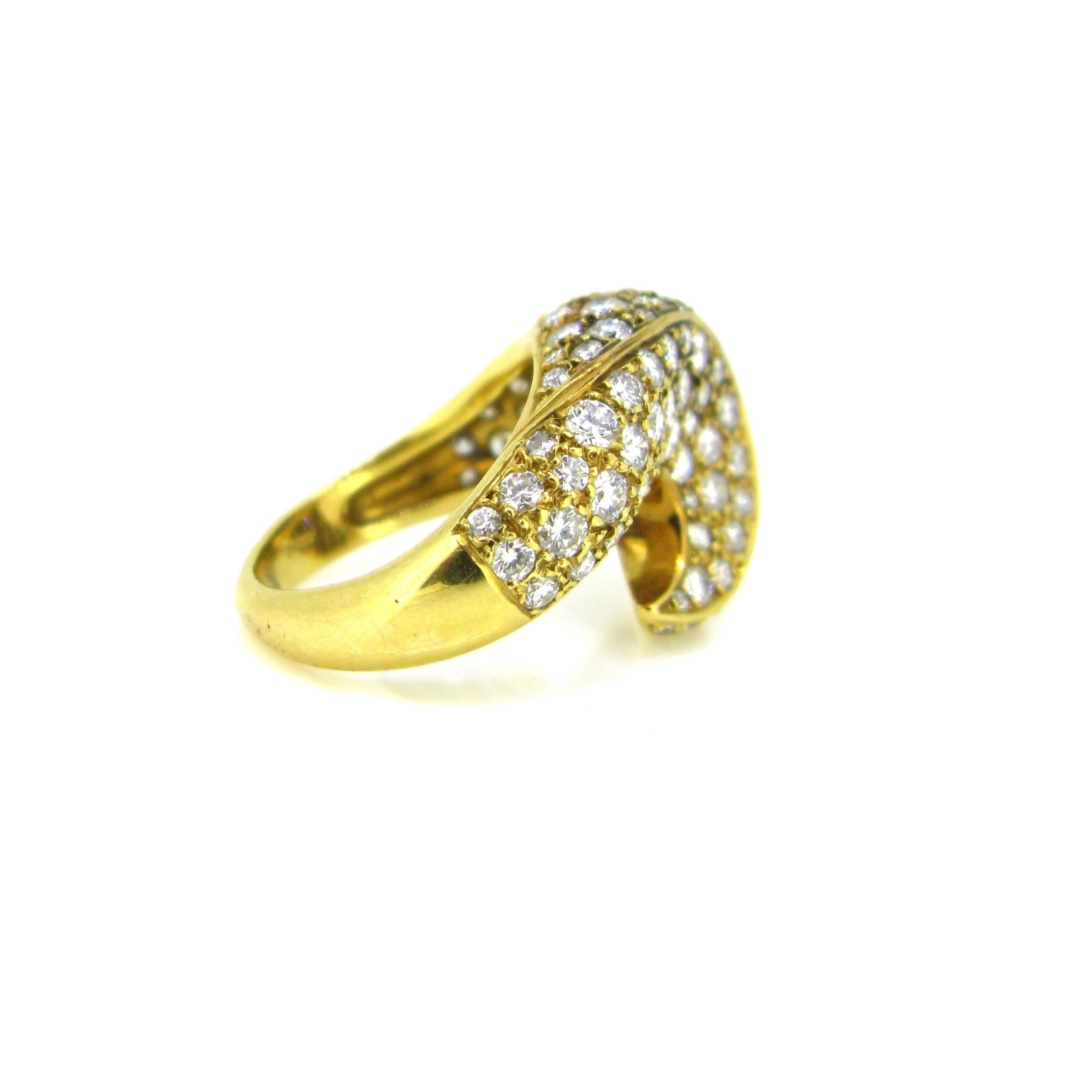 Round Cut Contemporary Yellow Gold Diamond Design Wave Cocktail Ring