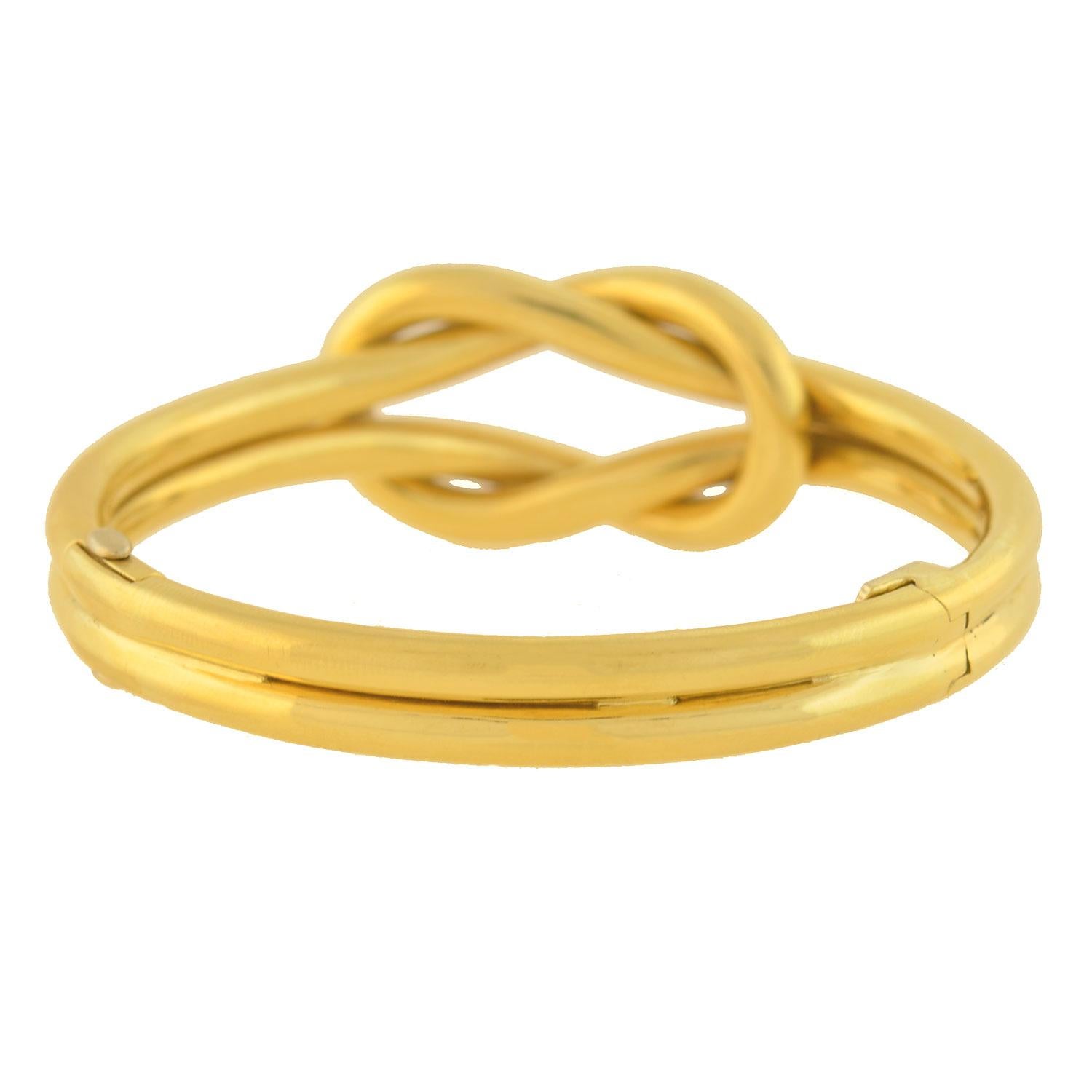 Contemporary Yellow Gold Love Knot Hinged Bangle Bracelet In Good Condition In Narberth, PA