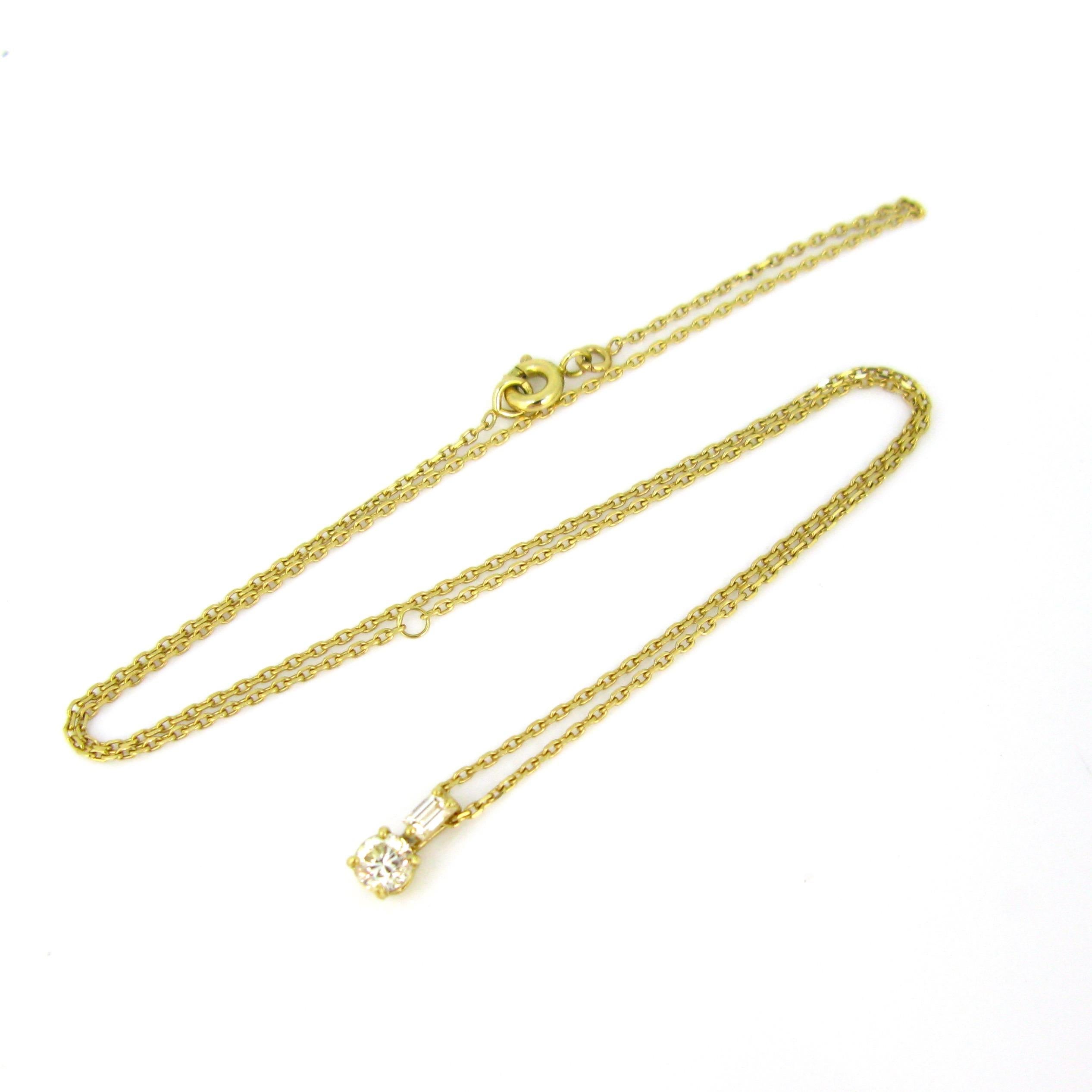 Contemporary Yellow Gold Round and Baguette Diamonds Pendant Necklace In Excellent Condition In London, GB