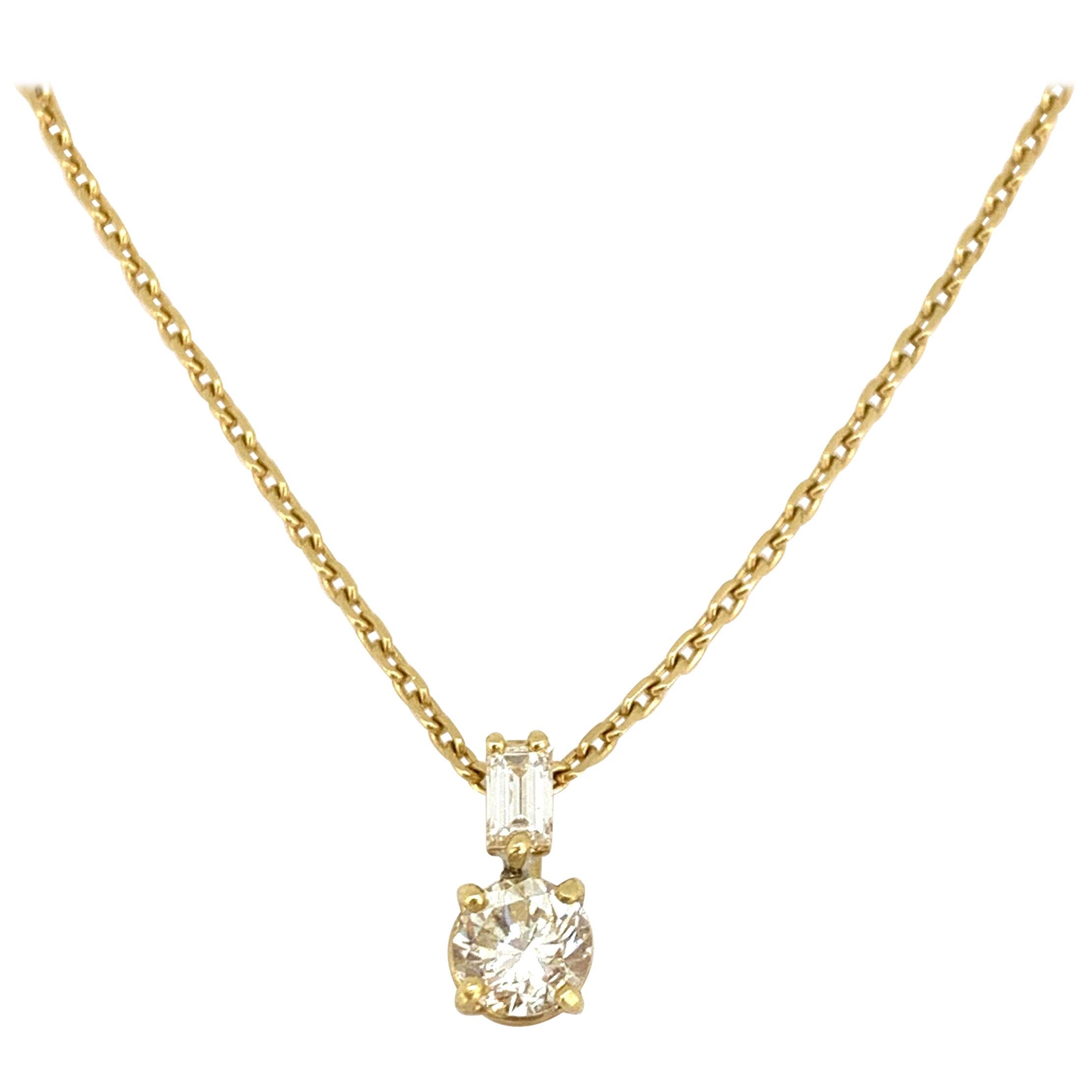 Contemporary Yellow Gold Round and Baguette Diamonds Pendant Necklace