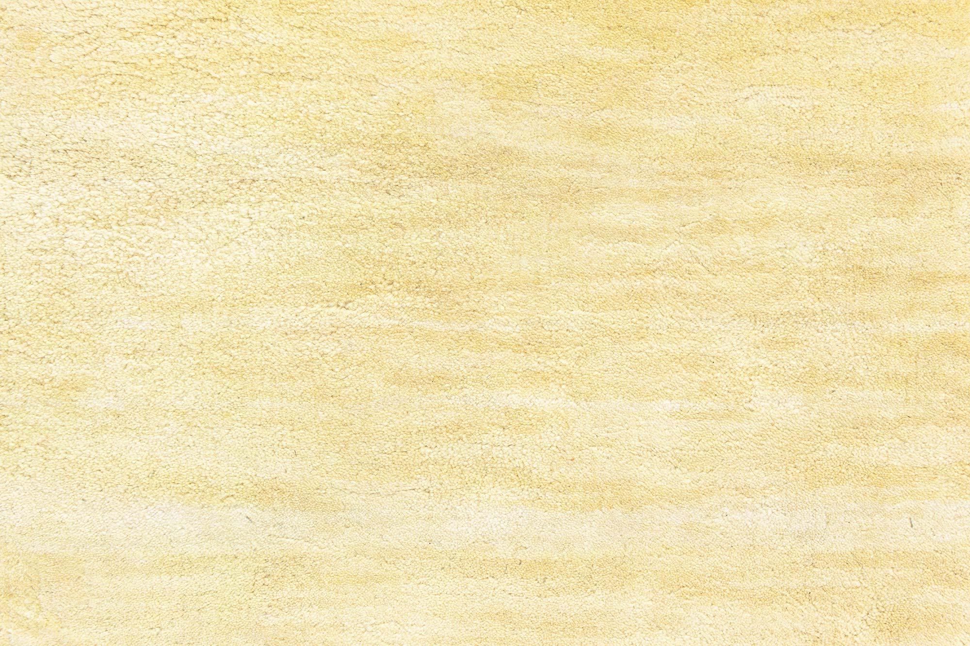 Annodato a mano Tappeto contemporaneo giallo in seta annodato a mano di Doris Leslie Blau in vendita