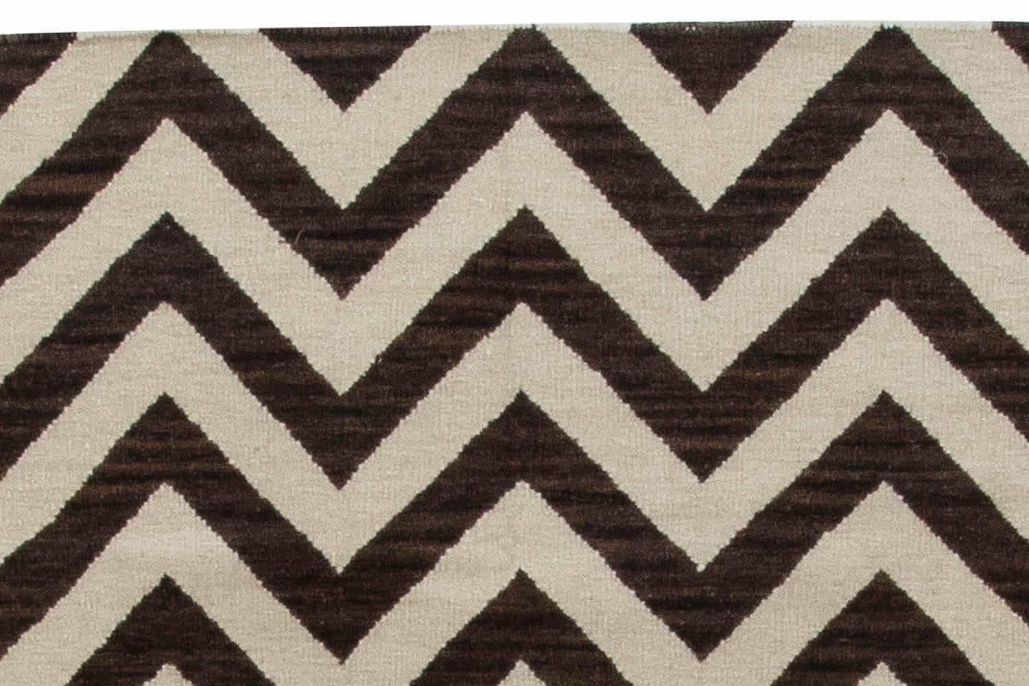 Contemporary Zig-Zag Design Brown, White Wool Rug by Doris Leslie Blau In New Condition For Sale In New York, NY