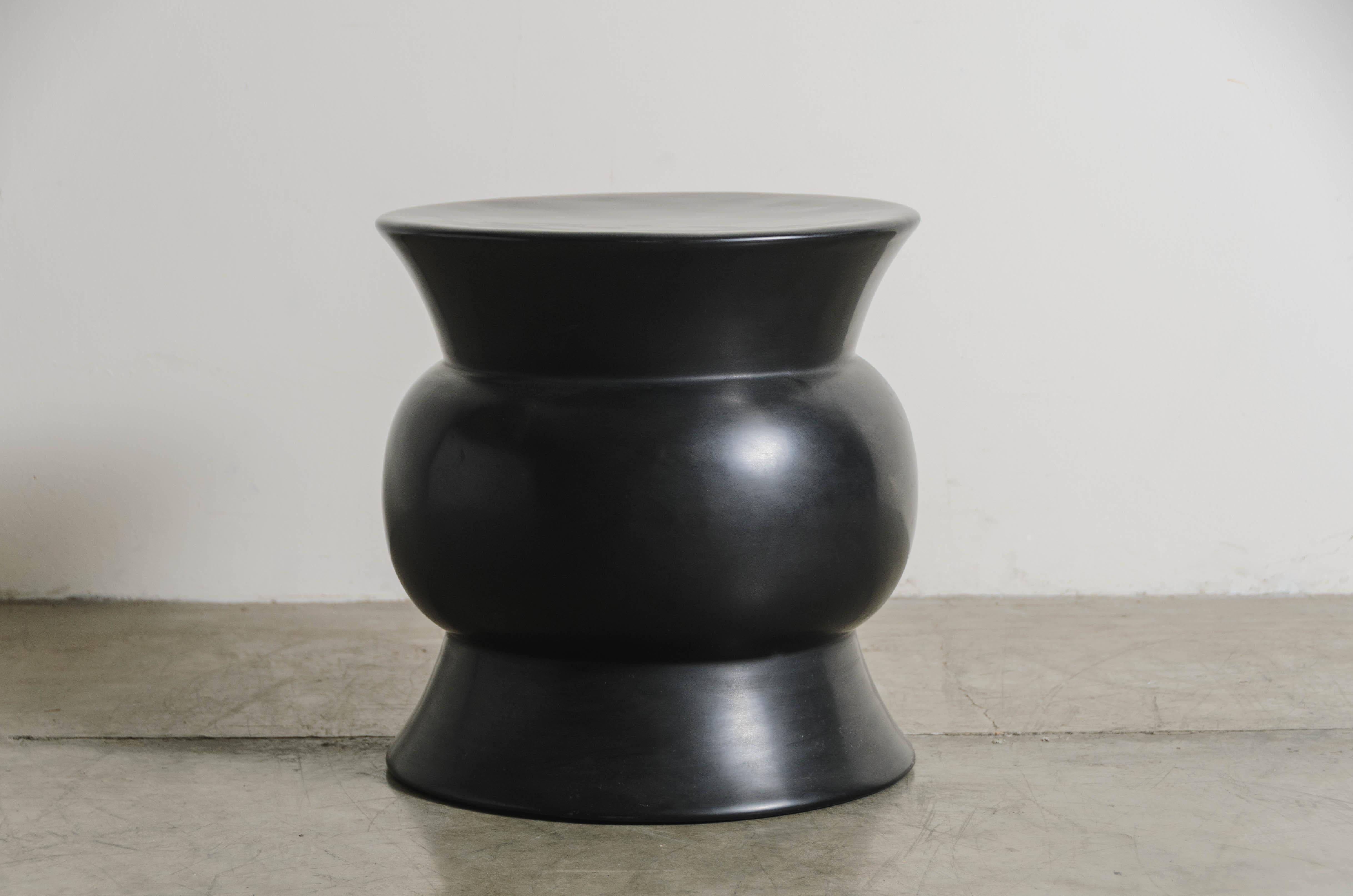 Contemporary Zun Drumstool in Black Lacquer by Robert Kuo, Limited Edition In New Condition For Sale In Los Angeles, CA
