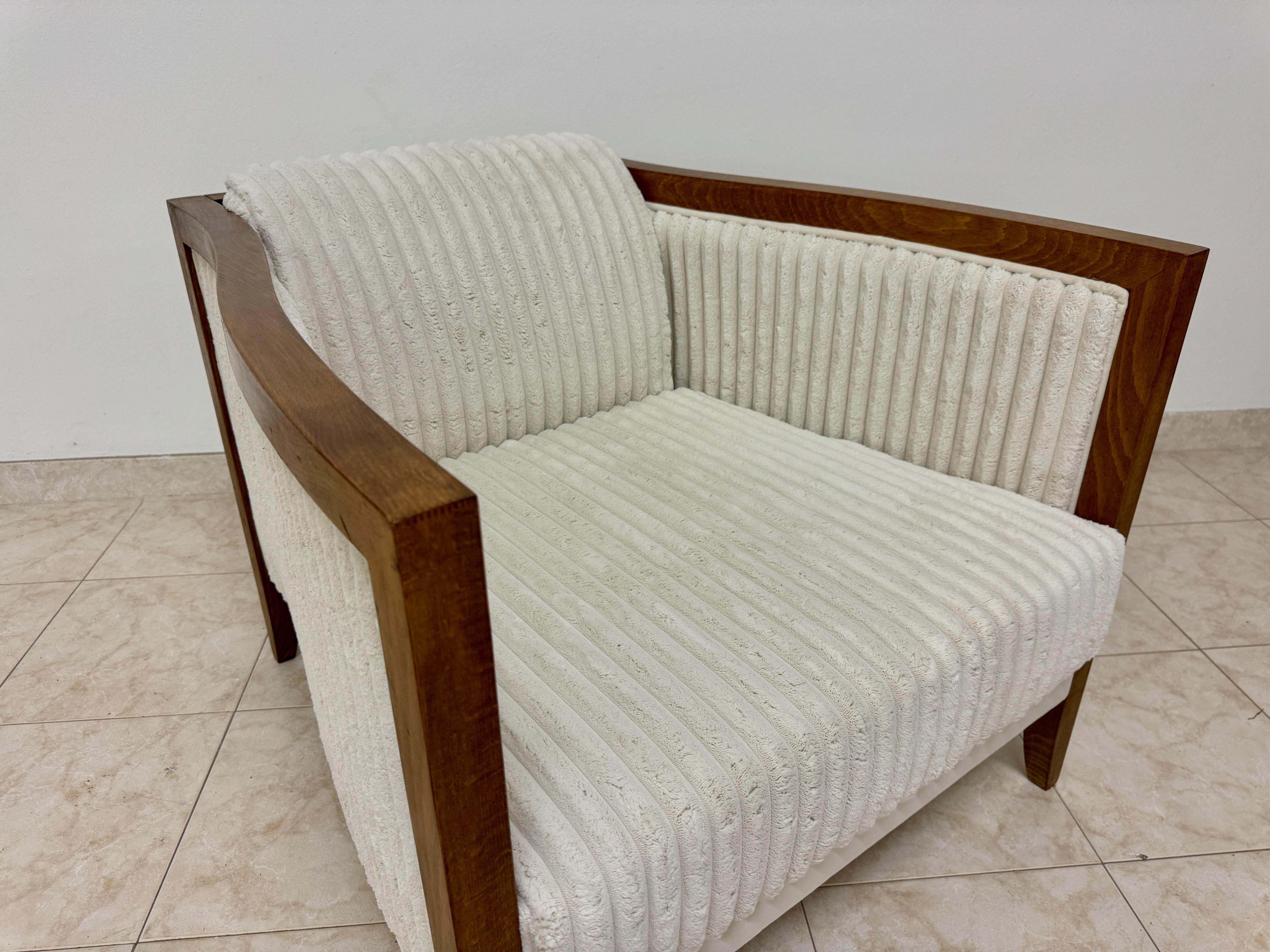 Contemporay Italian Armchair For Sale 7