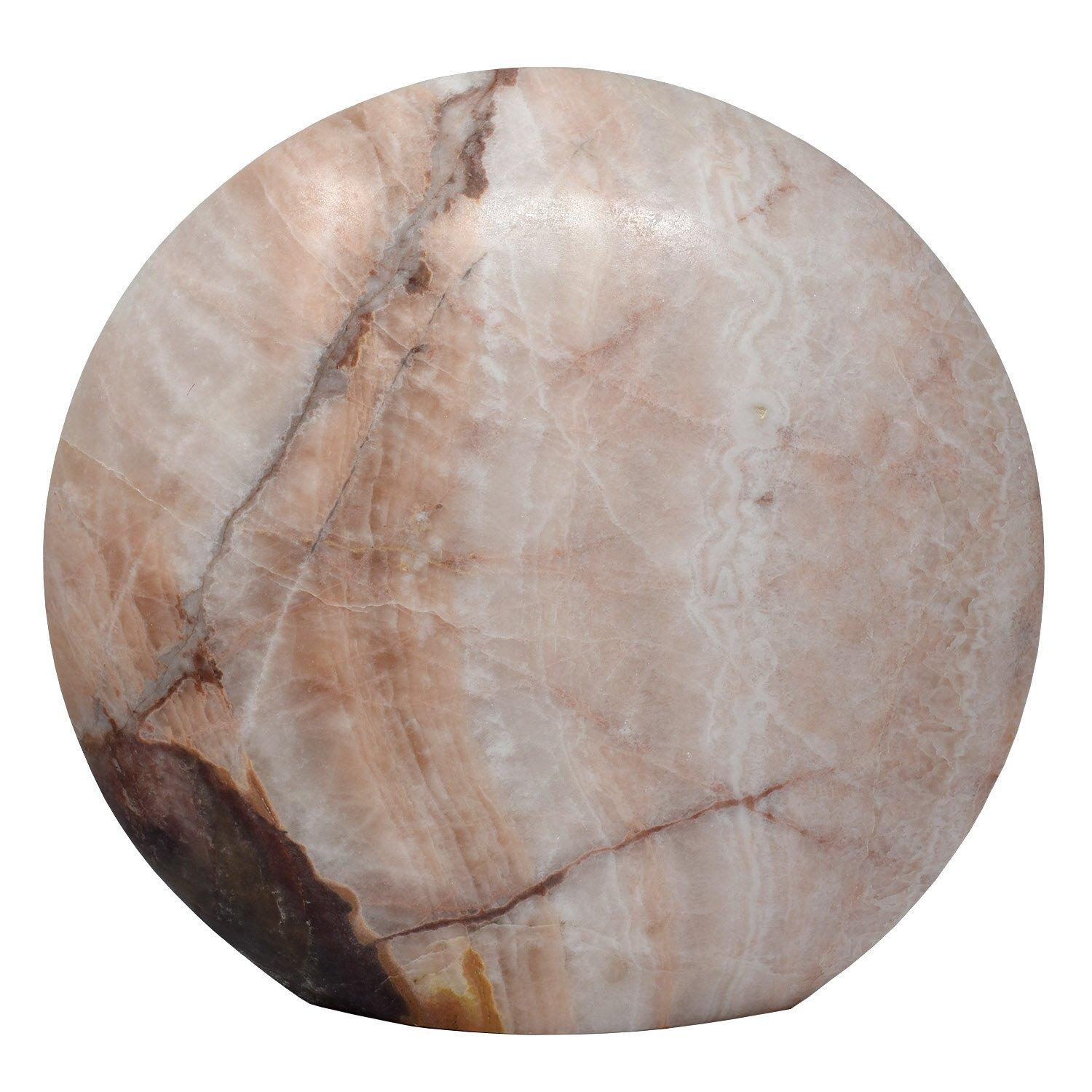 Lampe de table contemporaine en onyx naturel rose, blanc et brun

Créé à partir de deux tranches épaisses d'onyx, creusées pour construire des cercles concaves, formant un creux pour le bulbe. Les deux côtés sont reliés entre eux de manière
