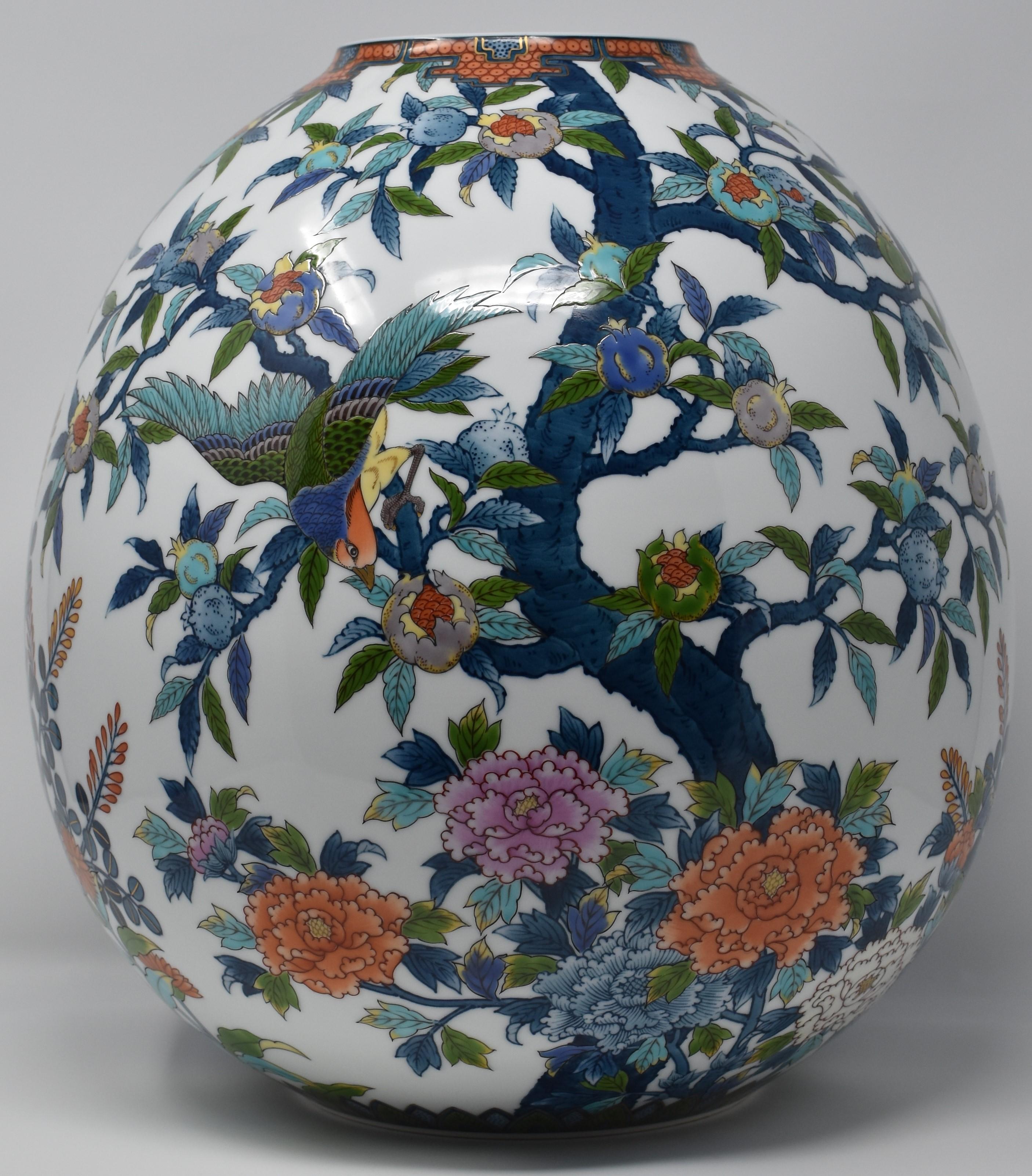  Contempory Imari Large Japanese Decorative Porcelain Vase by Master Artist 9