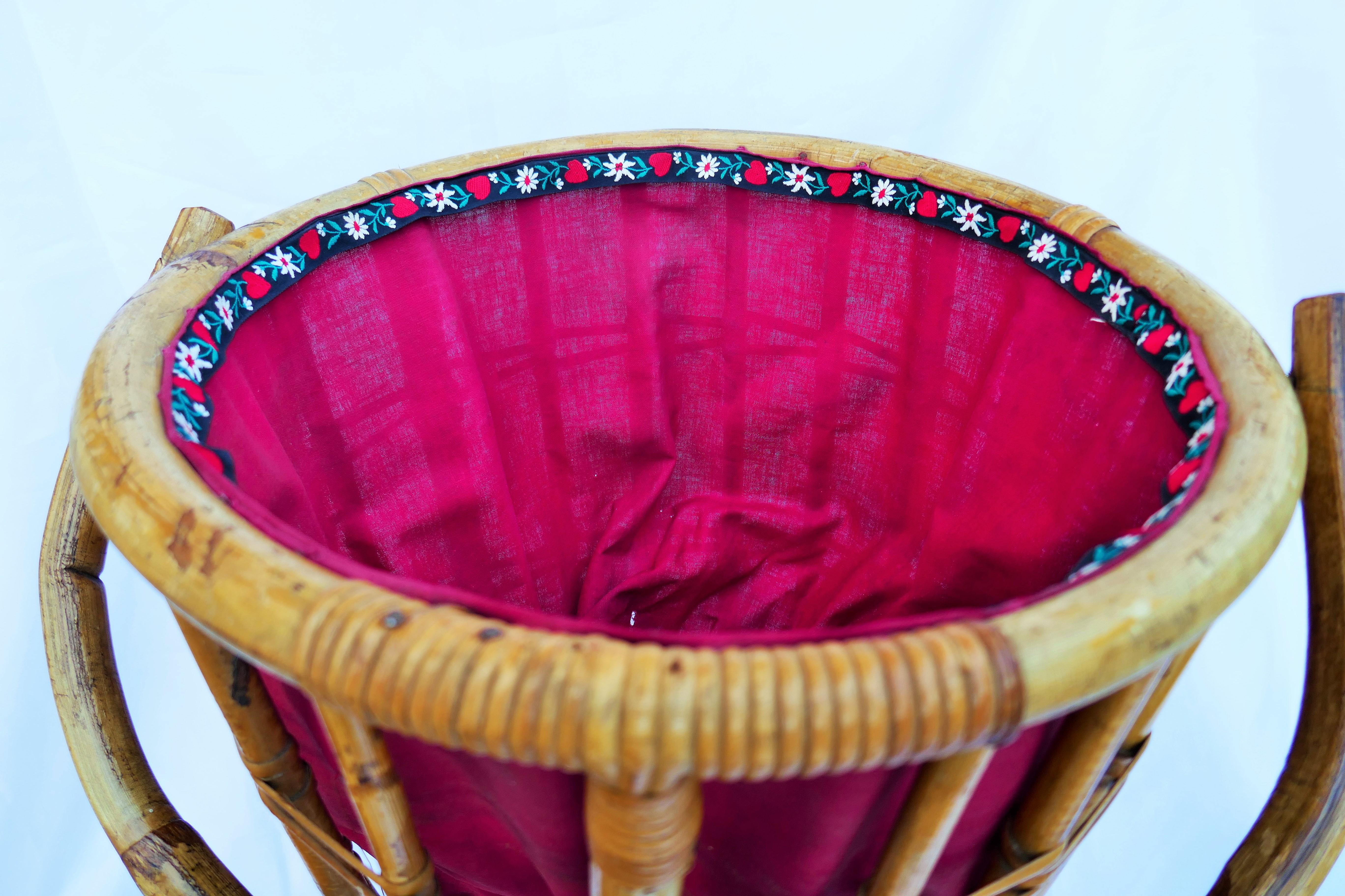 Container for fabric, needles and sewing thread in the style of Bonacina Rattan  For Sale 3