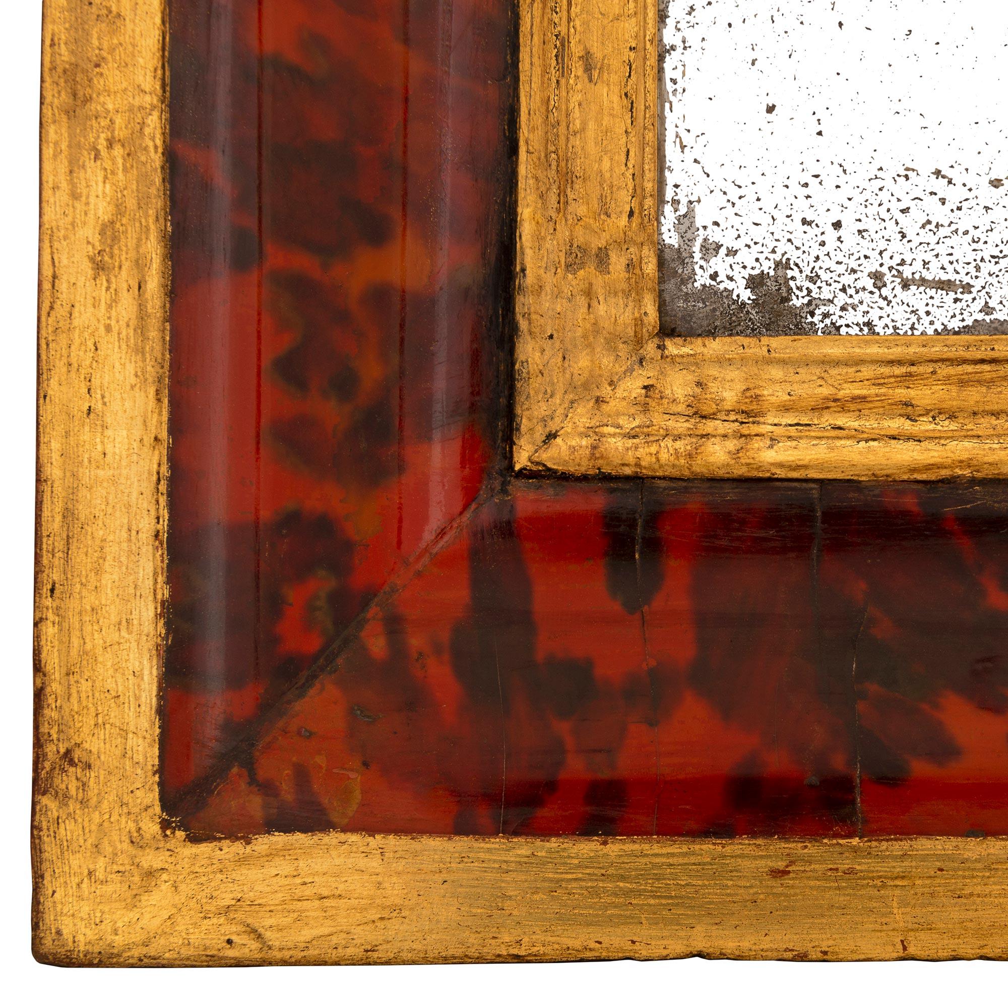 Kontinentaler Spiegel aus Schildpatt und vergoldetem Holz aus dem 18. Jahrhundert (Unbekannt) im Angebot