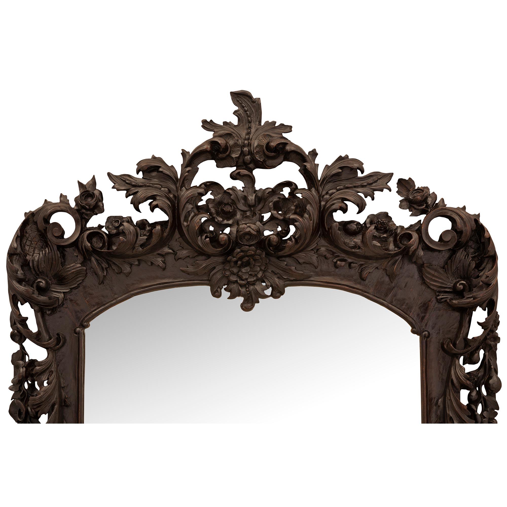 Continental 19th Century Baroque St. Walnut Mirror In Good Condition For Sale In West Palm Beach, FL