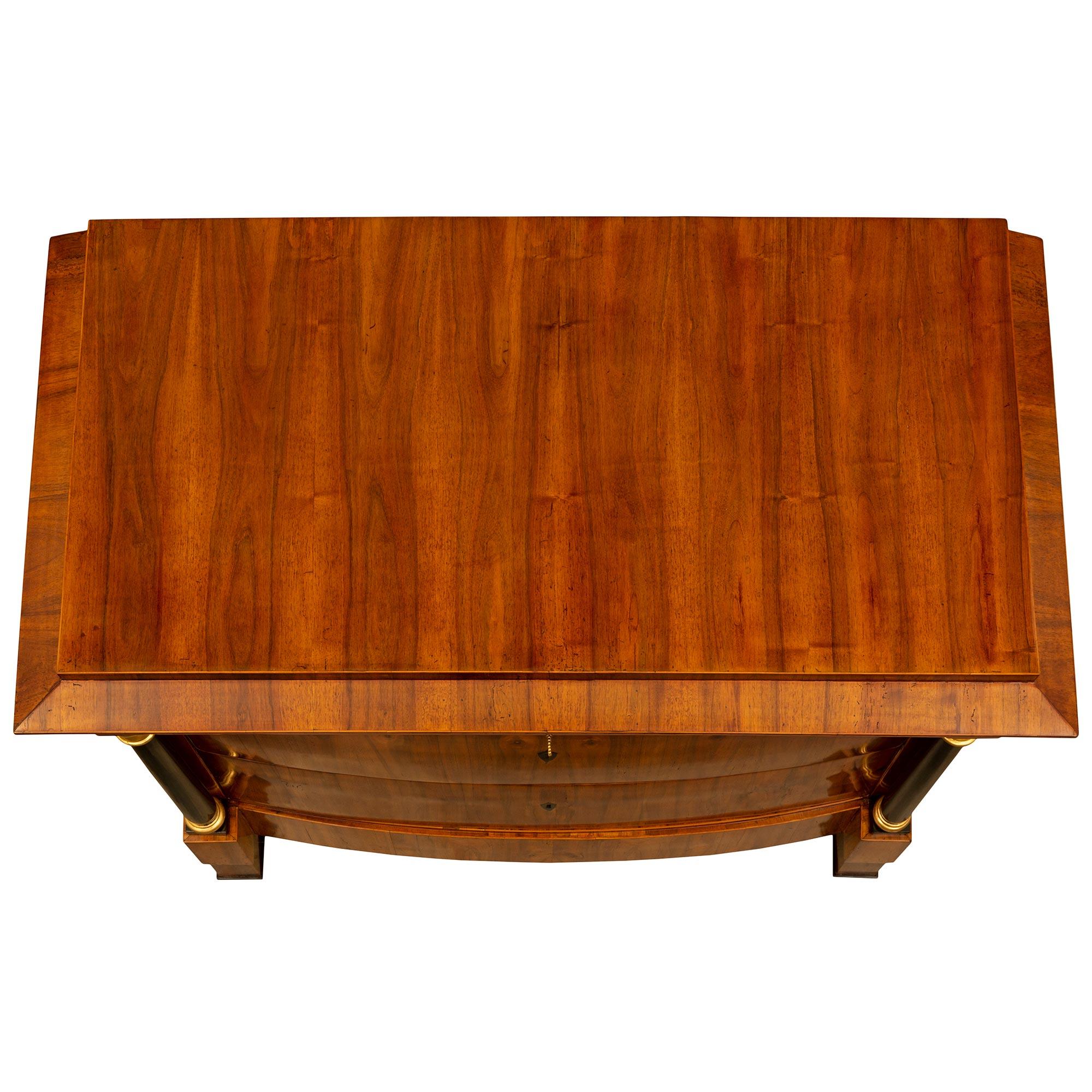 Continental 19th Century Biedermeier Period Walnut & Fruitwood Commode For Sale 4
