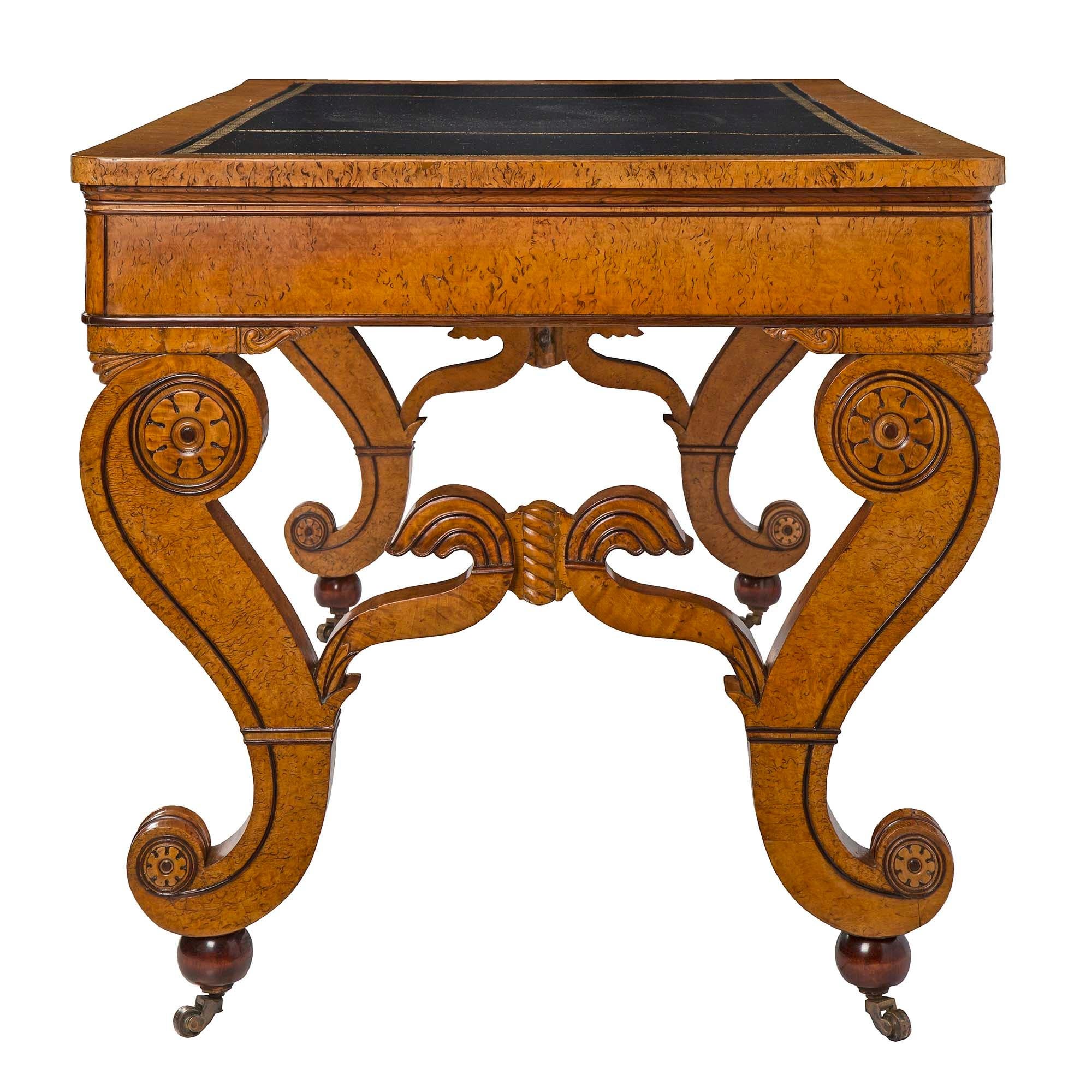 Continental 19th Century Burl Maple Biedermeier Desk or Center Table In Good Condition For Sale In West Palm Beach, FL