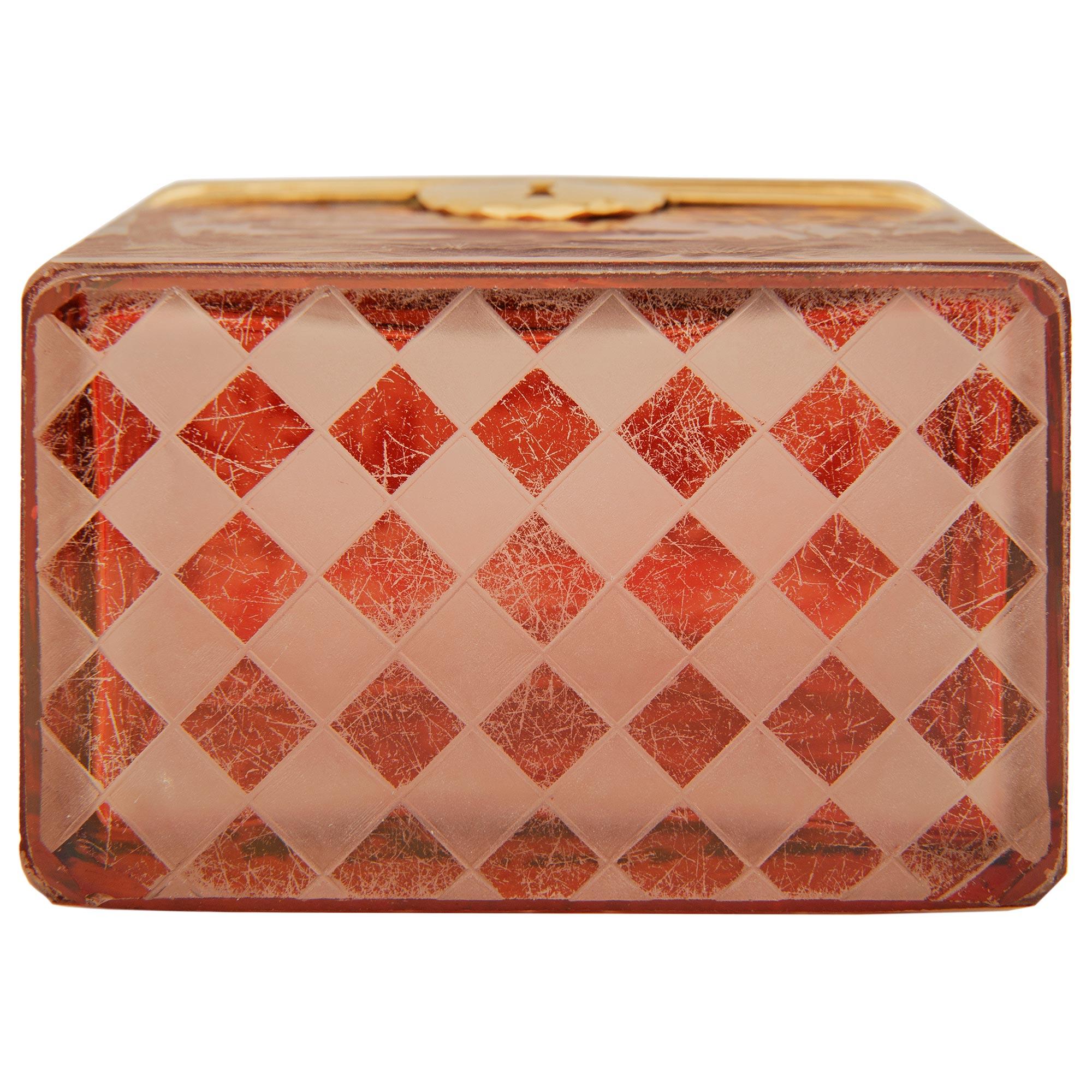 Continental 19th century etched Crystal and Ormolu box For Sale 3