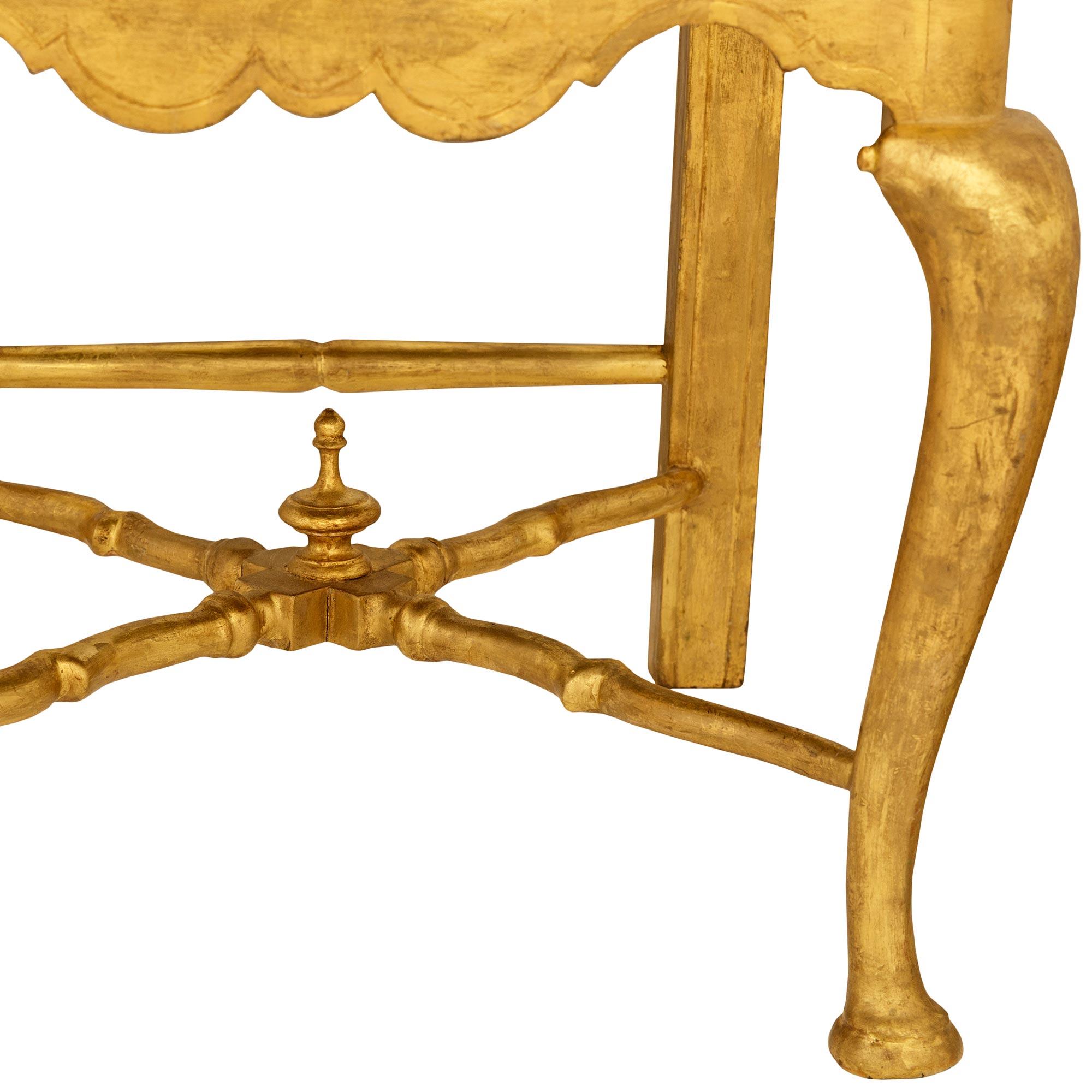 Sedie da pranzo continentali del XIX secolo in stile Luigi XV in legno di Giltwood in vendita 4