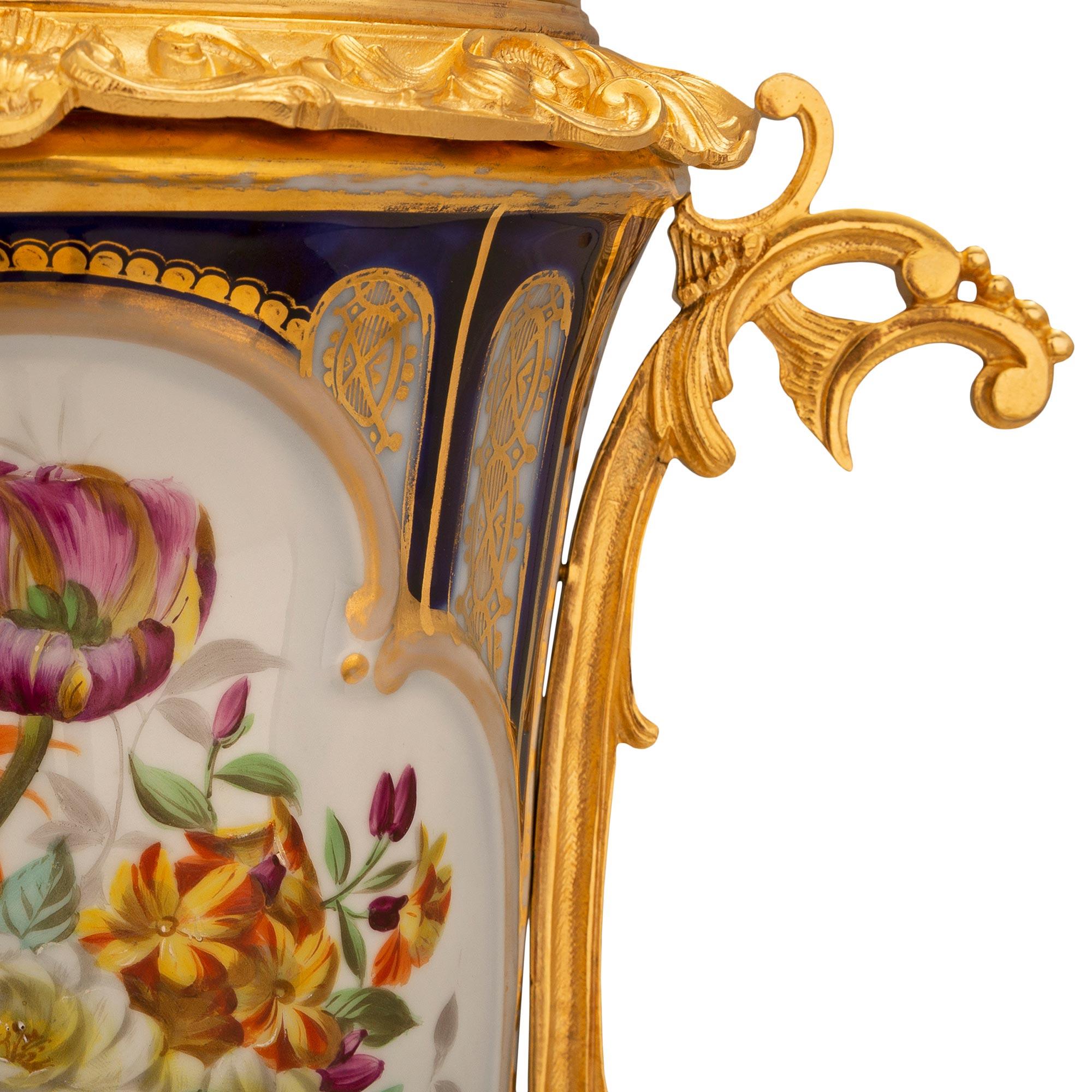 Continental 19th Century Louis XV St. Porcelain And Ormolu Lamp For Sale 3