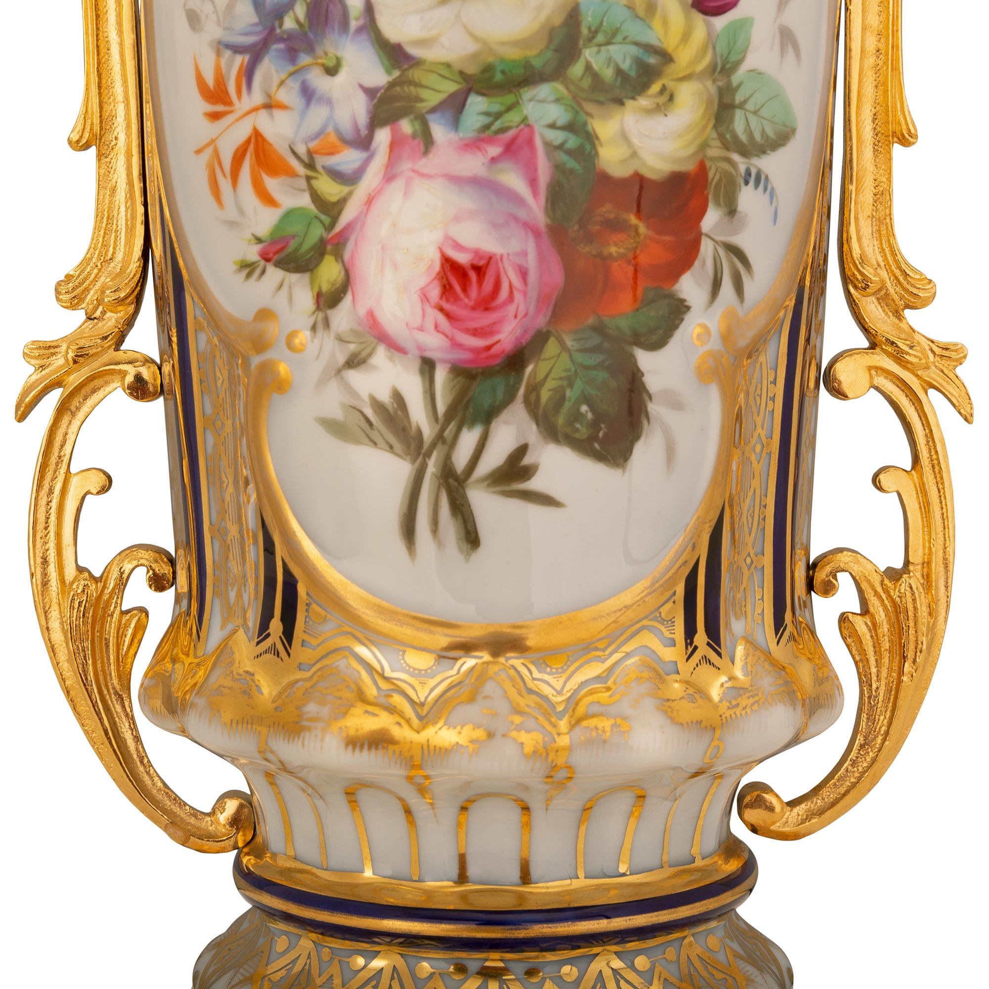 Continental 19th Century Louis XV St. Porcelain And Ormolu Lamp For Sale 5