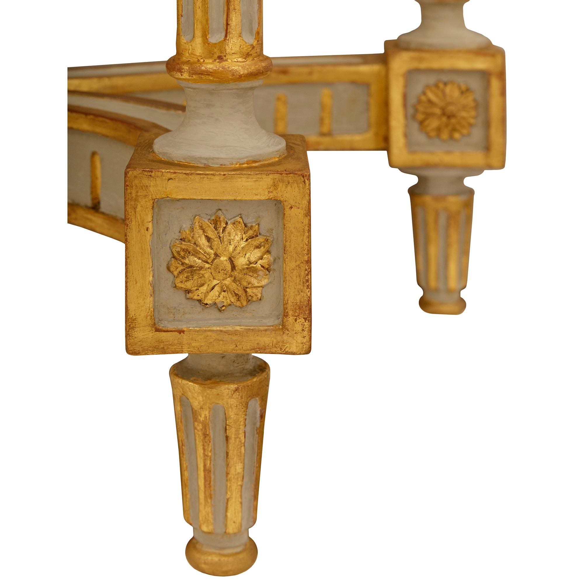 Consola continental del siglo XIX de estilo Luis XVI de madera, giltwood y mármol en venta 2