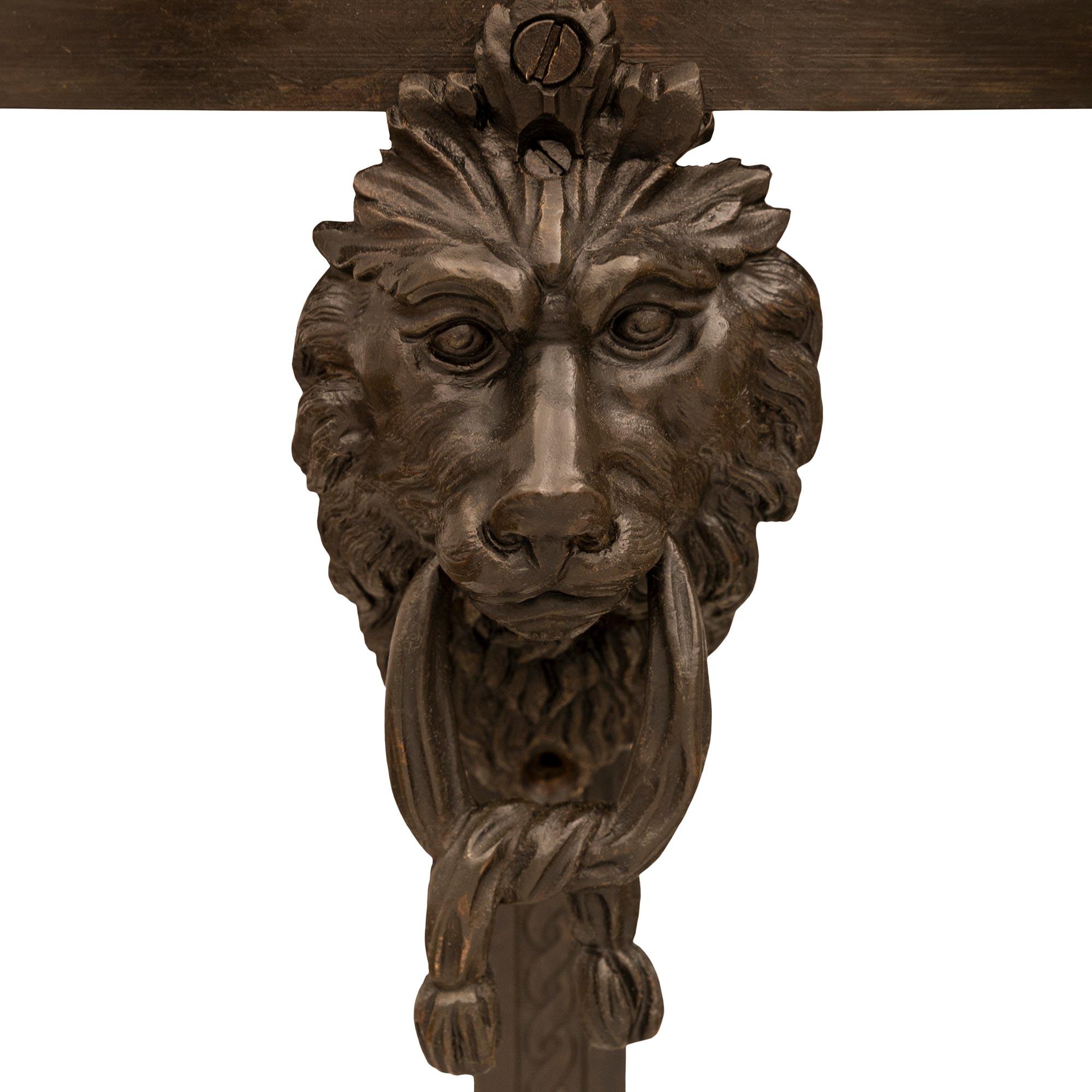Inconnu Table d'appoint en bronze et malachite. Table d'appoint en bronze et malachite en vente