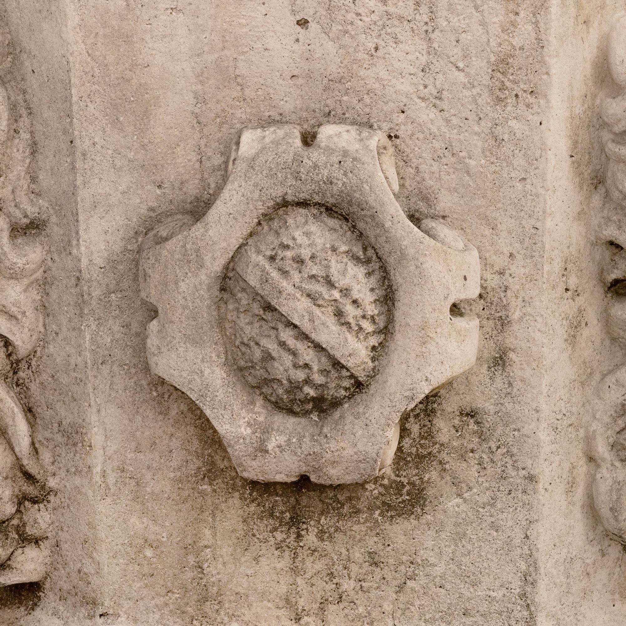 Puits en pierre et fer forgé de style Renaissance continentale du 19e siècle en vente 4
