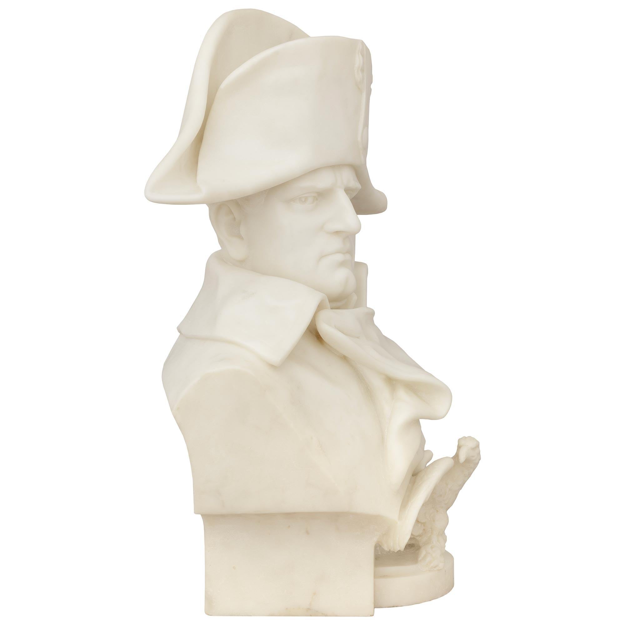 Marmo Busto di Napoleone in marmo bianco di Carrara del XIX secolo continentale in vendita