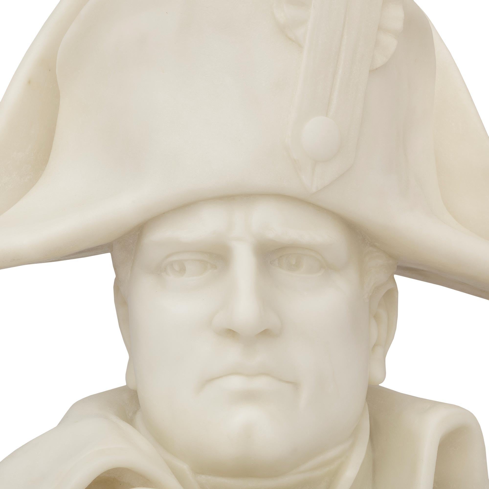 Busto di Napoleone in marmo bianco di Carrara del XIX secolo continentale in vendita 2