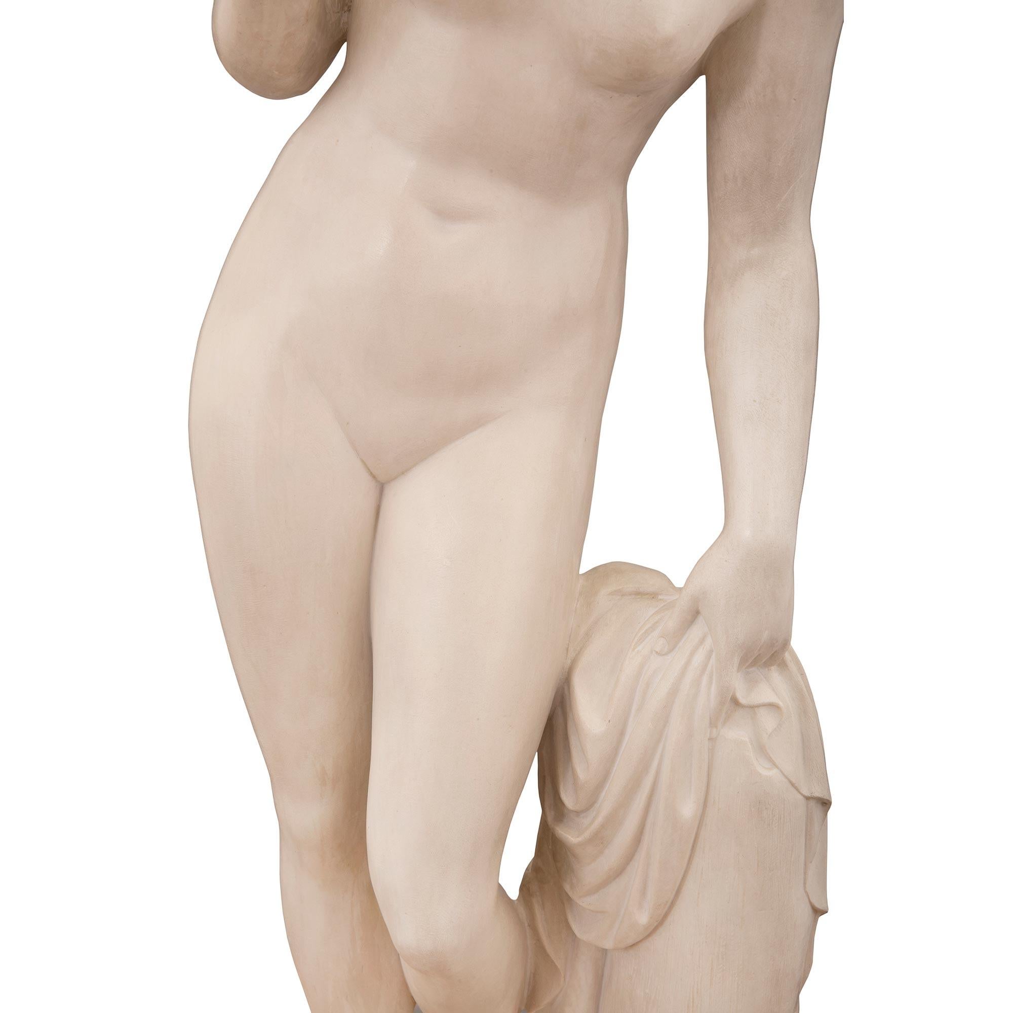 Continental 19th Century White Carrara Marble Statue of Venus For Sale 1