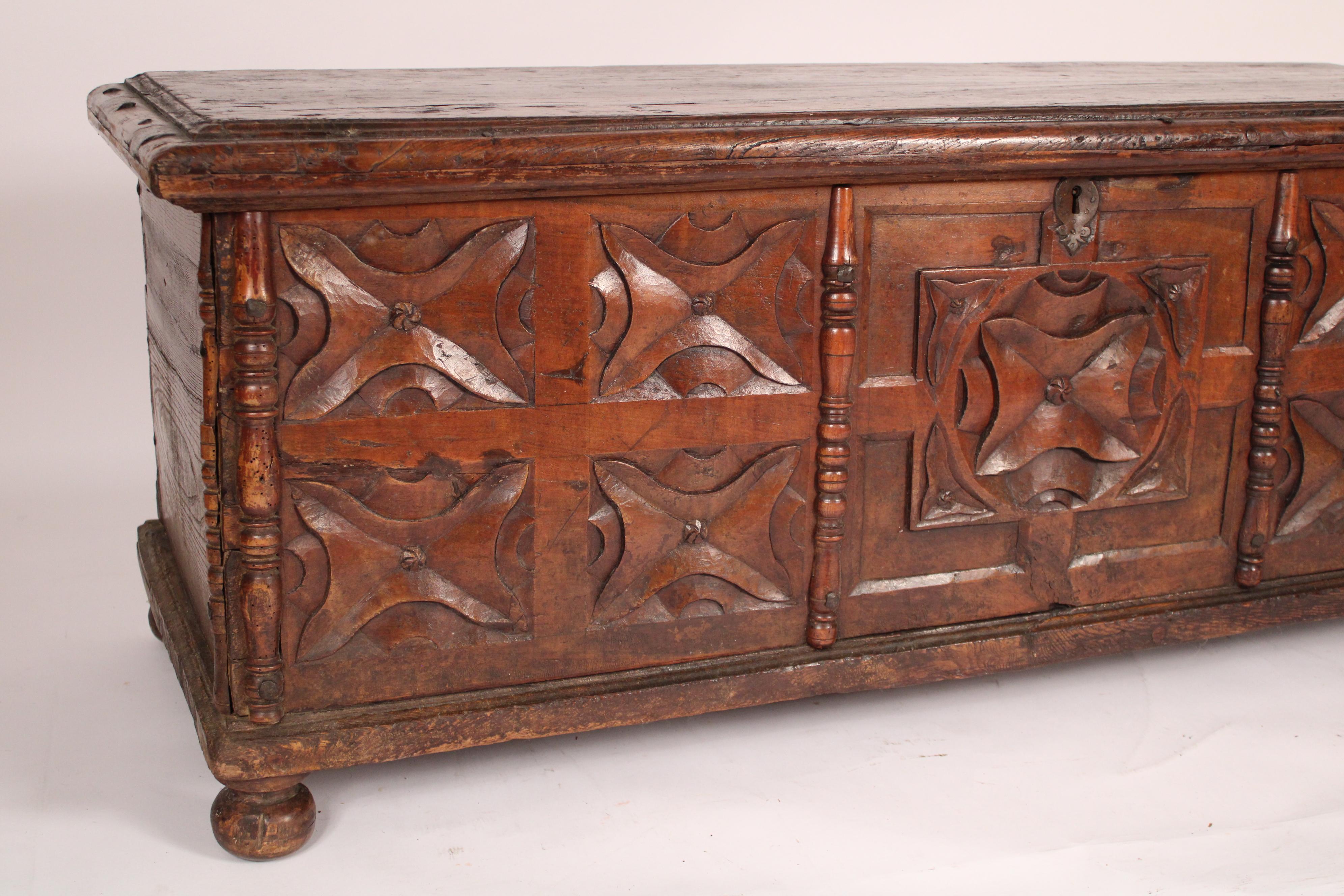 Continental Antique Baroque Style Trunk In Good Condition For Sale In Laguna Beach, CA
