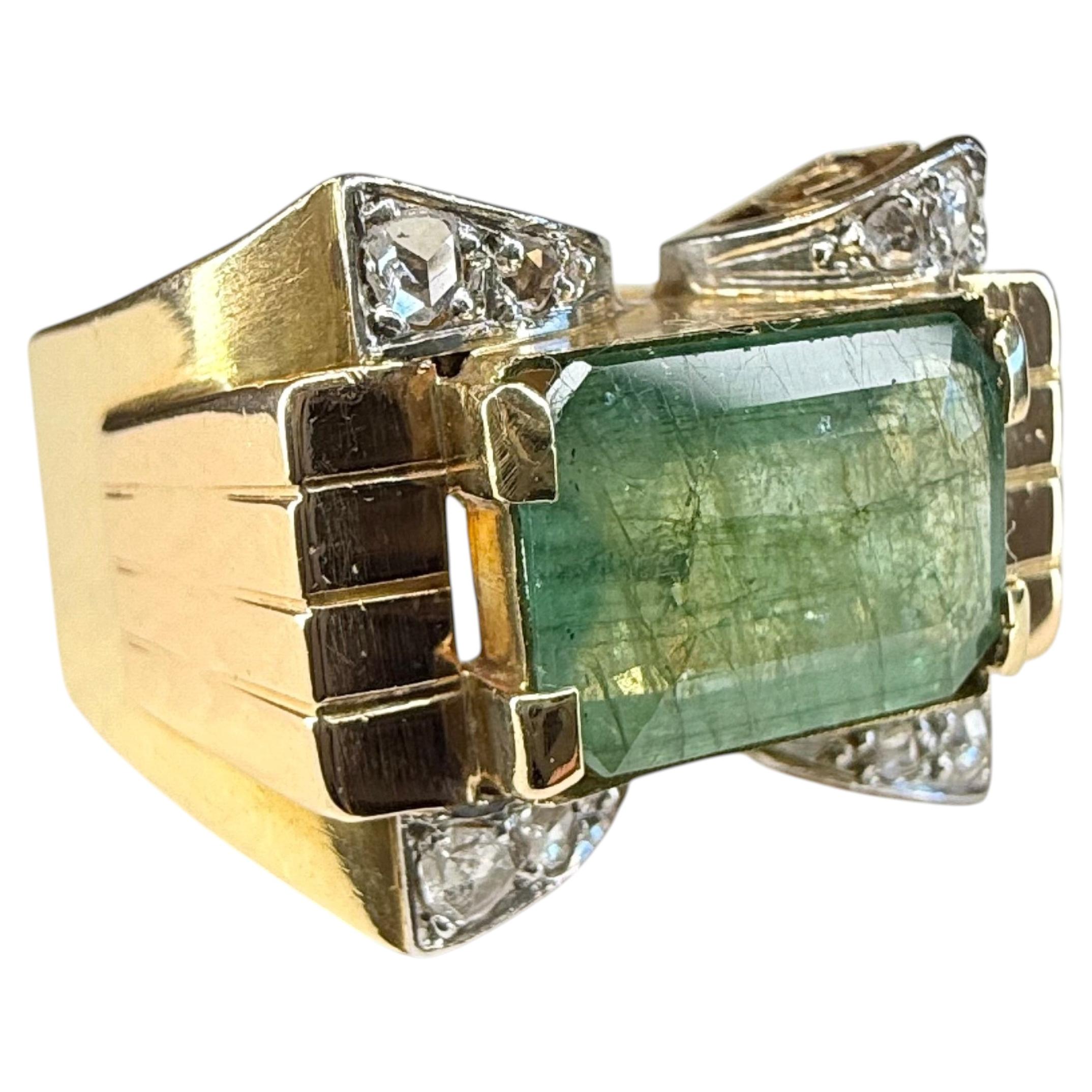 Anello Continental Art Deco Retro Emerald Diamond Tank Style in oro 18 carati in vendita
