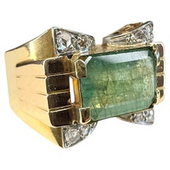 Continental Art Deco Retro Emeraude Diamant Bague de style Tank en or 18K