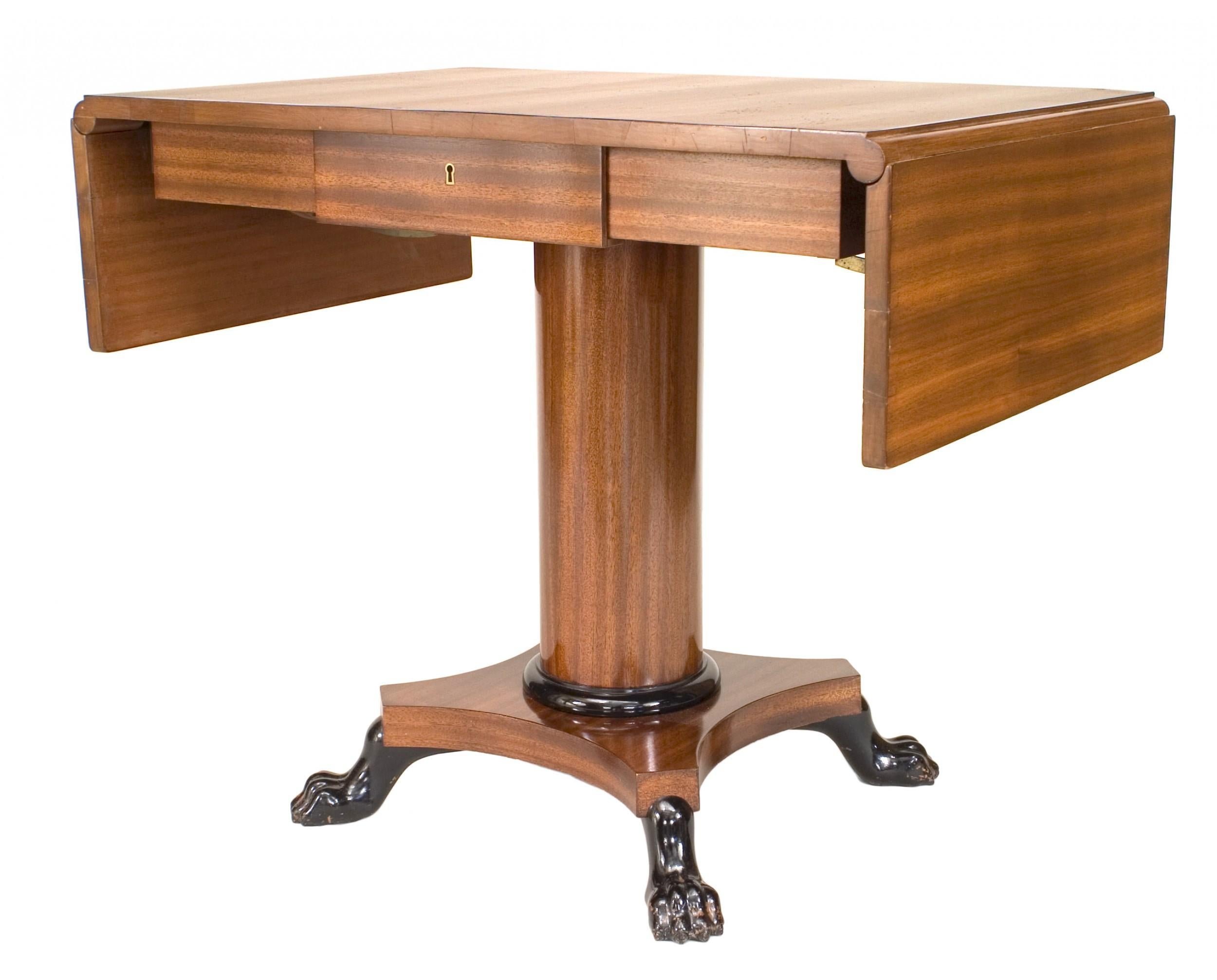Table davenport de style autrichien continental (années 1920) en acajou avec une base à piédestal supportant un plateau avec des côtés tombants (9
