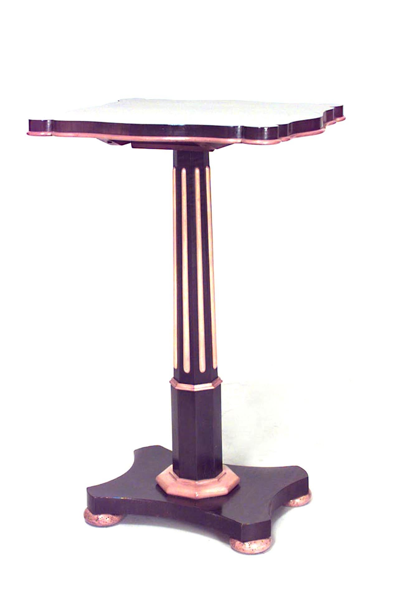Table d'appoint de style baltique continental (19e siècle) en palissandre et bois satiné, avec un plateau rectangulaire.
