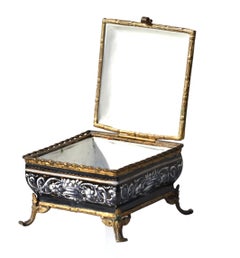 Boîte en émail montée sur bronze doré de style baroque continental, fin du 19ème siècle