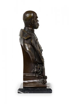 Busto in bronzo continentale di un dignitario / ufficiale militare baffuto