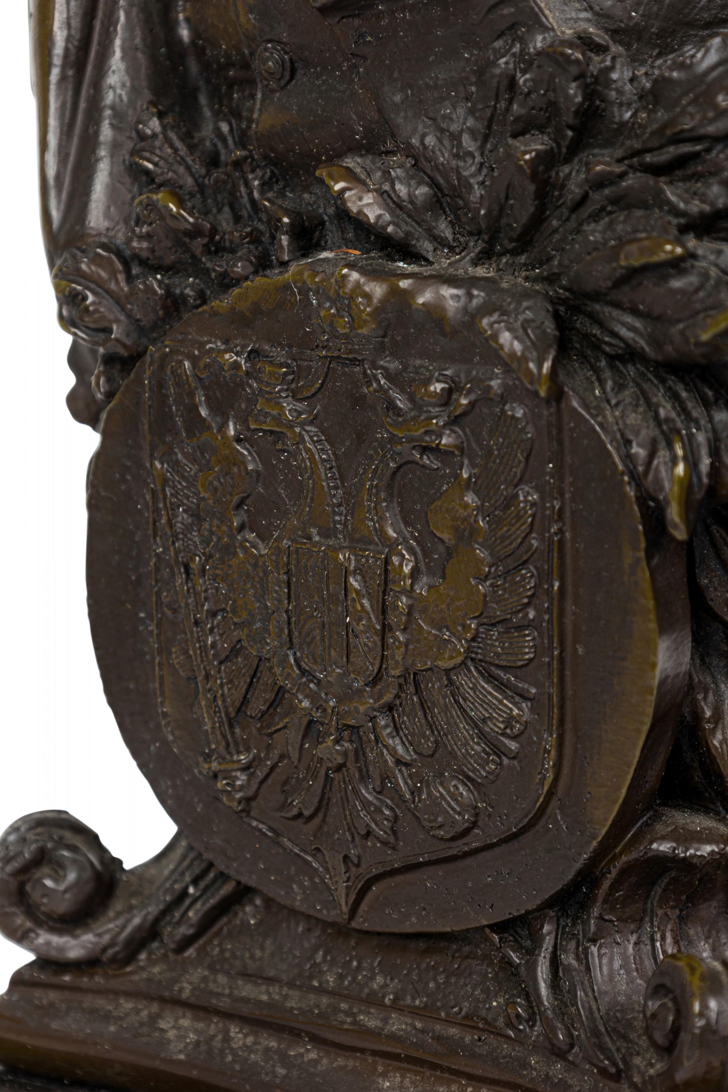 XX secolo Busto in bronzo continentale di un dignitario / ufficiale militare baffuto in vendita