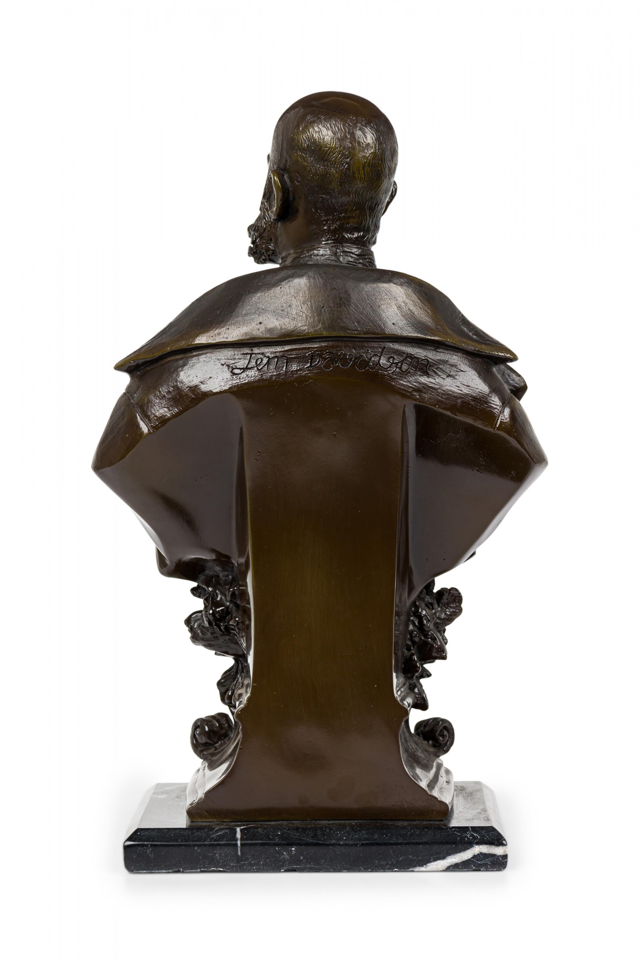 Bronzo Busto in bronzo continentale di un dignitario / ufficiale militare baffuto in vendita