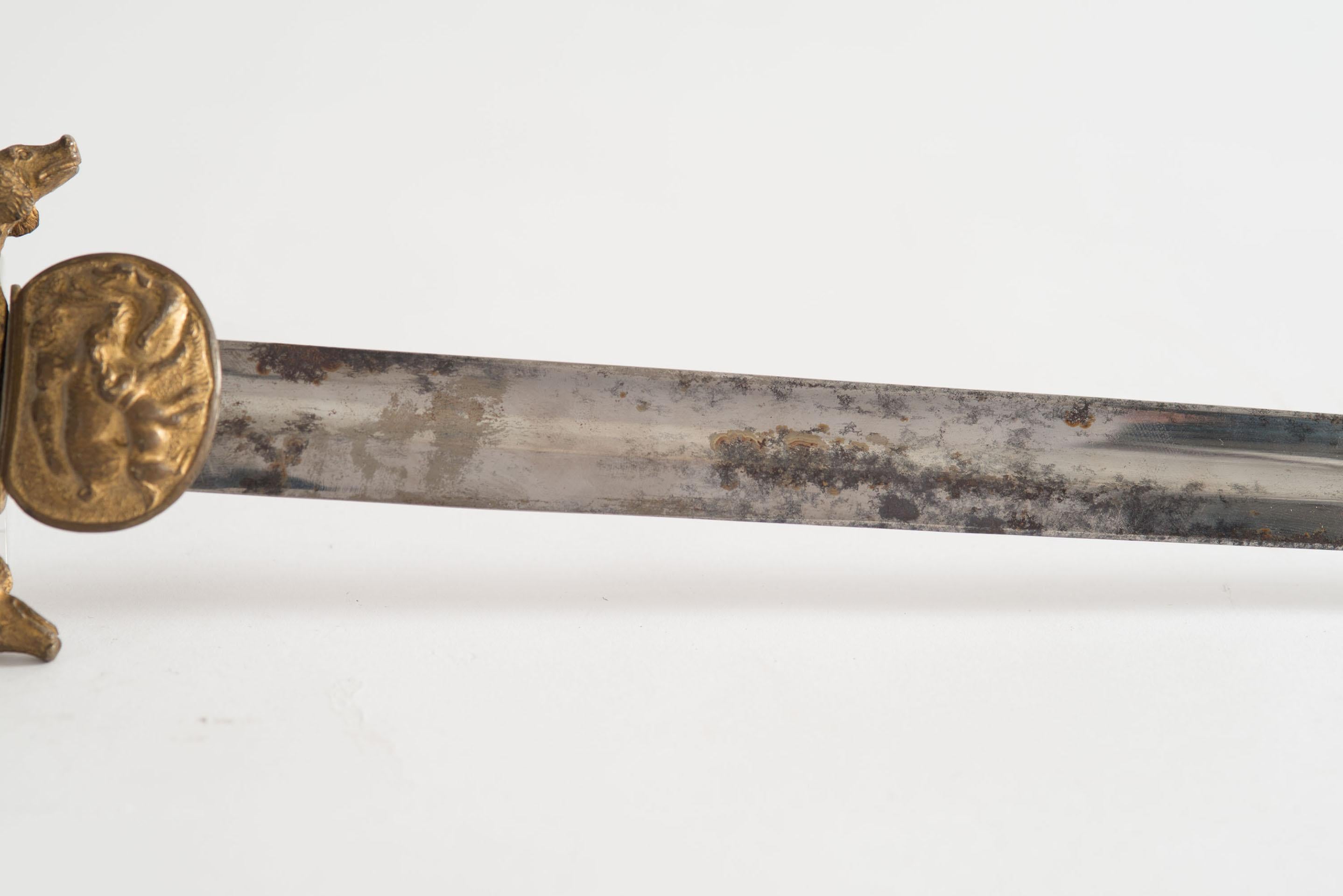 Biedermeier Continental Bronze Dore Ceremonial Dog Pommel Sword with Scabbard (épée d'apparat pour chien avec fourreau) en vente