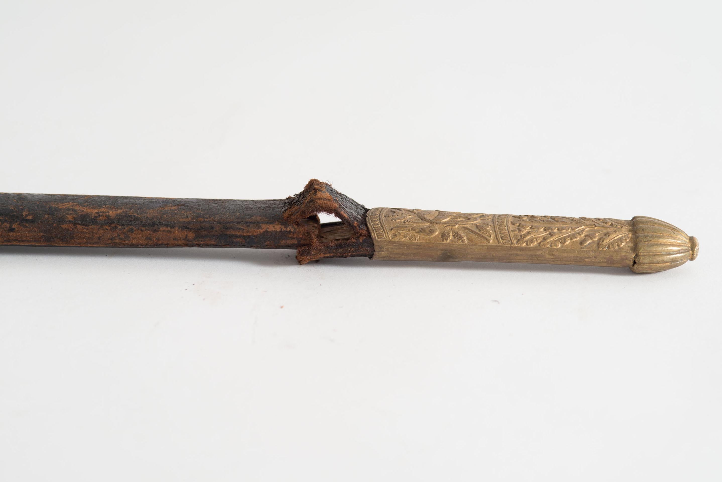 Autrichien Continental Bronze Dore Ceremonial Dog Pommel Sword with Scabbard (épée d'apparat pour chien avec fourreau) en vente