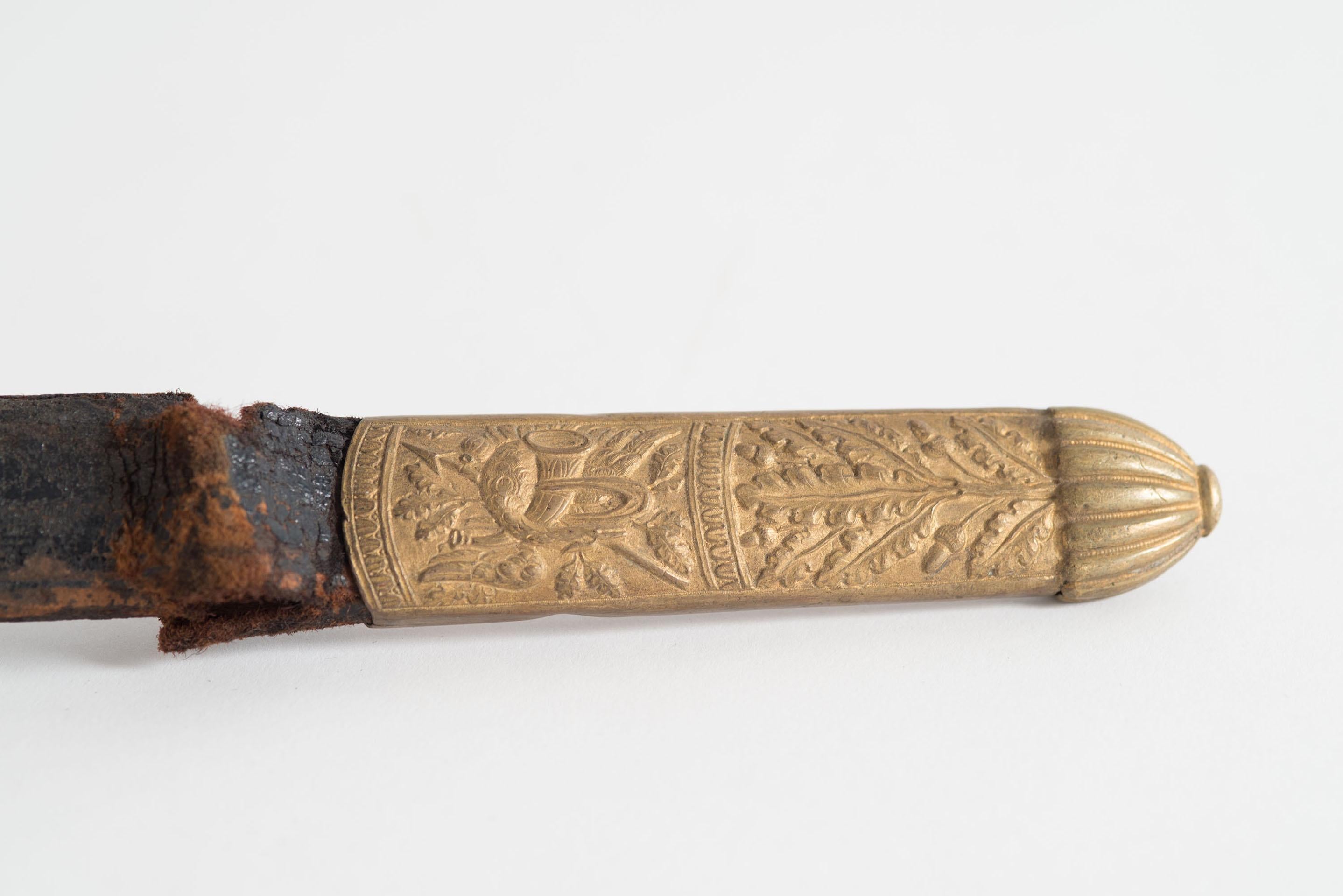 Continental Bronze Dore Ceremonial Dog Pommel Sword with Scabbard (épée d'apparat pour chien avec fourreau) en vente 1