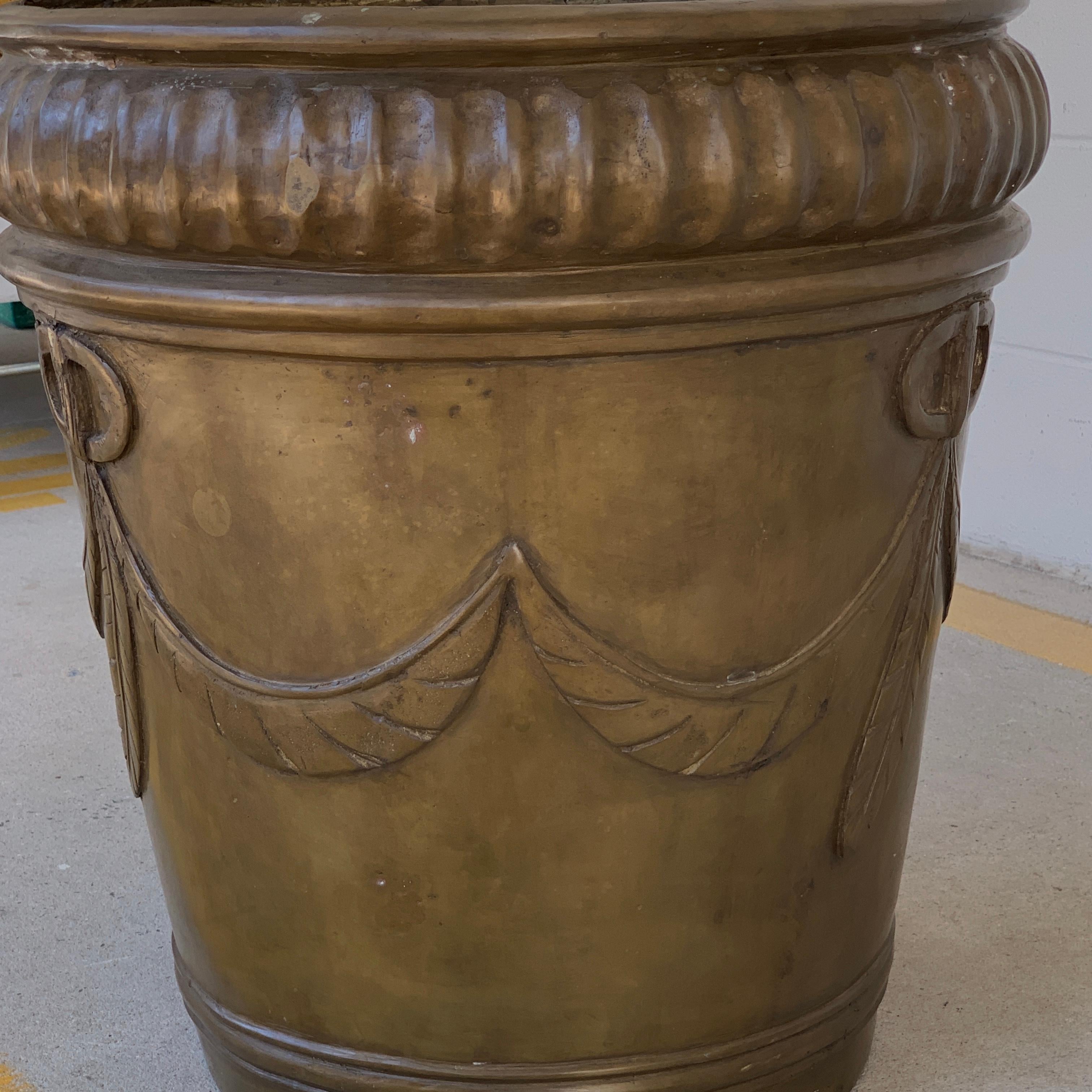 Continental Bronze Palmette Neoclassical Planter In Good Condition For Sale In Atlanta, GA