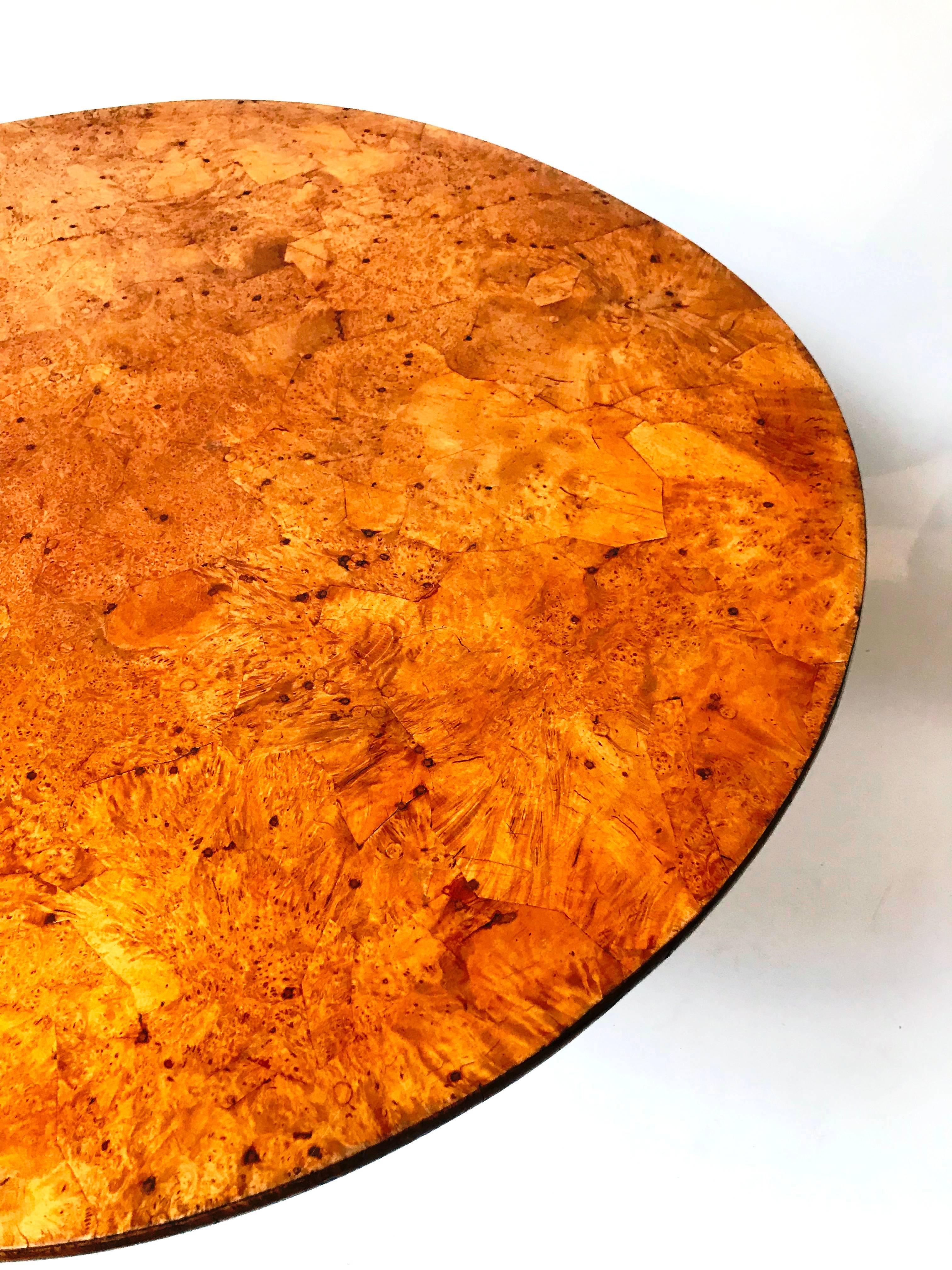 Continental Burl Tilt-Top Centre Table, circa 1830-1840 In Good Condition In Dallas, TX