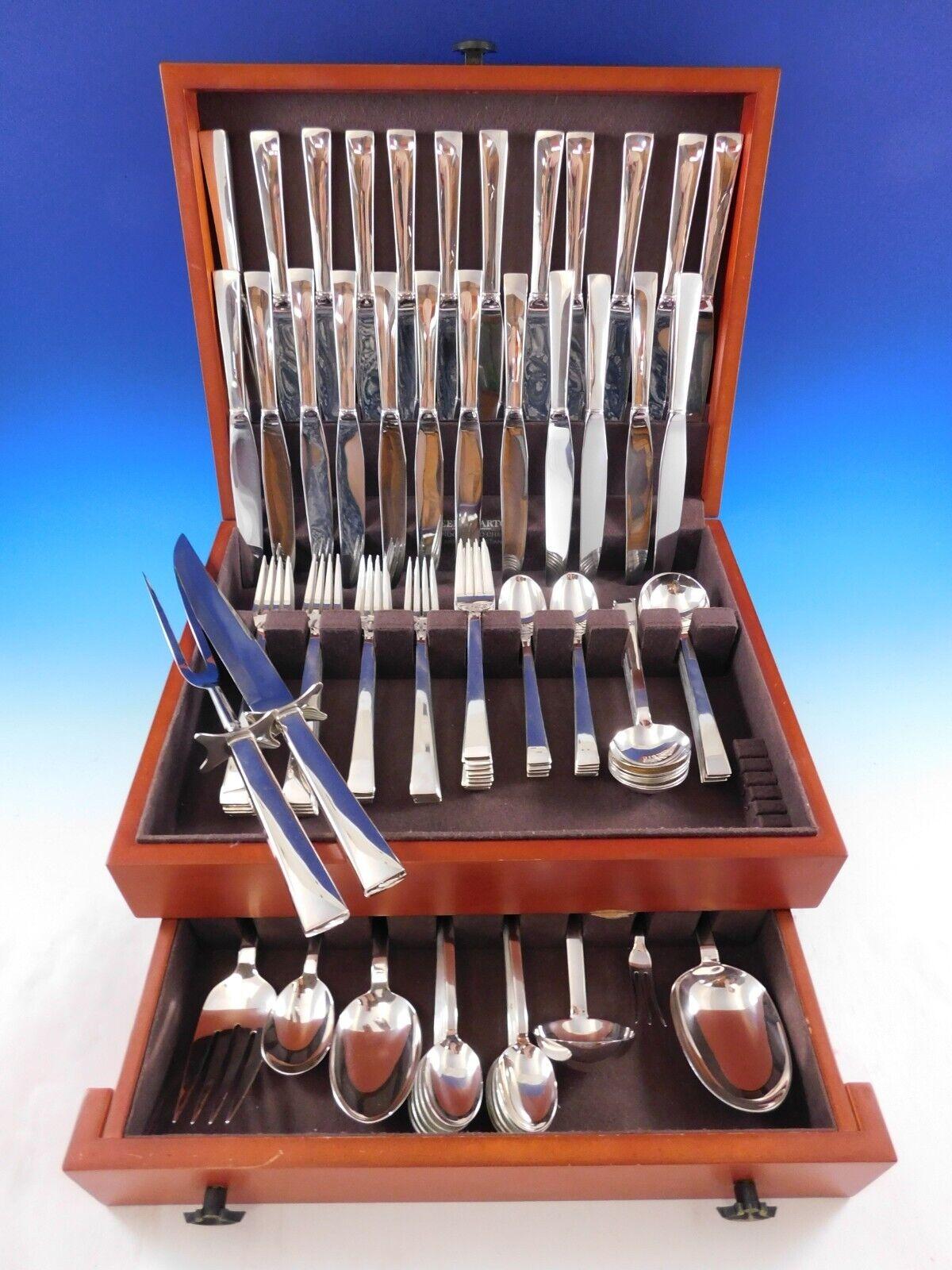 Continental is the perfect pattern choice for those who are looking for a highly polished, clean, contemporary look.

Continental by International Dinner and Luncheon Size Sterling Silver flatware set - 104 pieces. This set includes:


12 Dinner