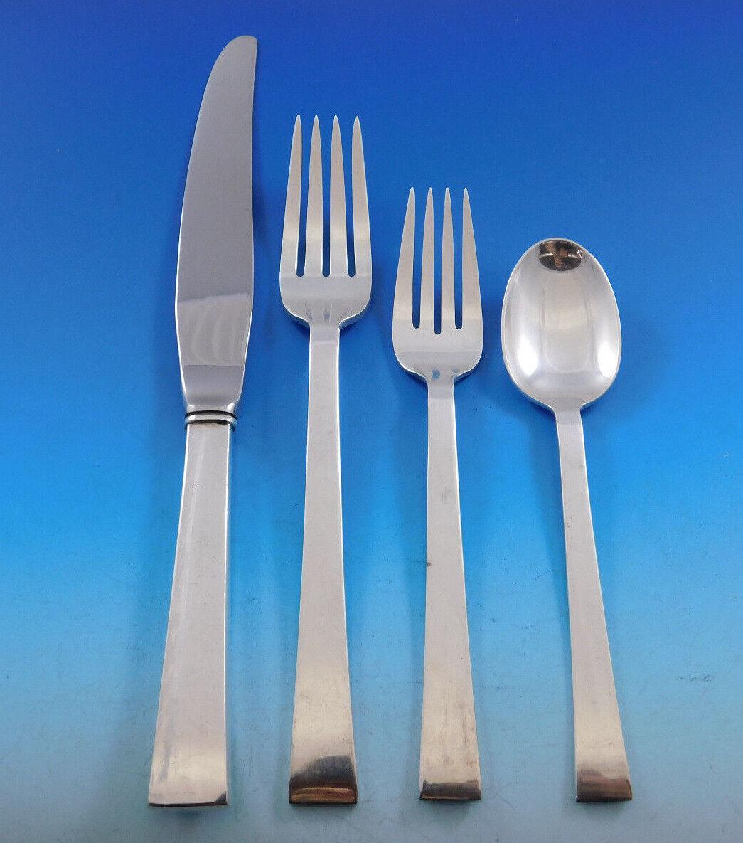 Continental by International Sterling Silver Flatware Service for 12 Set 137 pc In Excellent Condition For Sale In Big Bend, WI