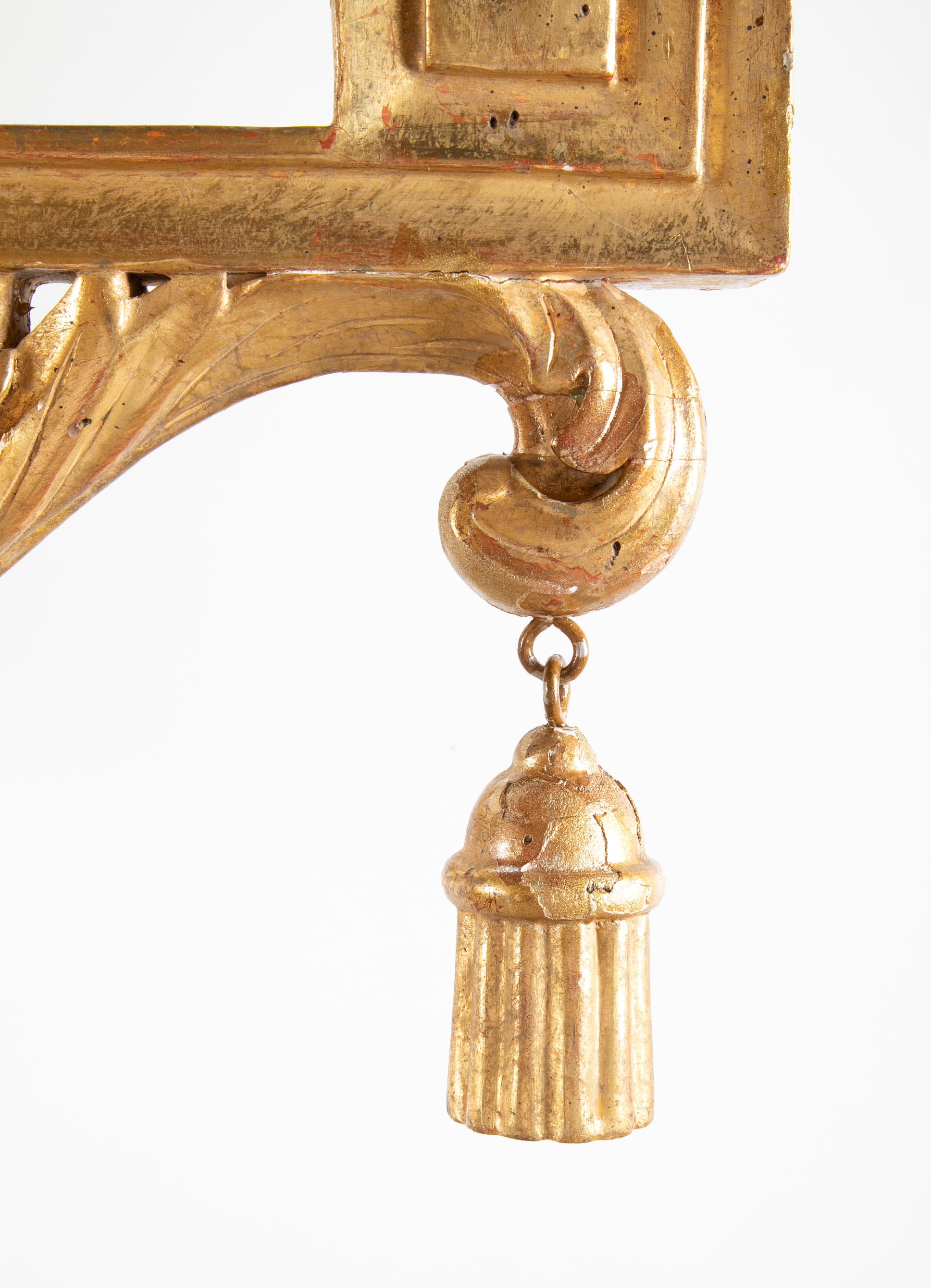 Continental Carved and Gilded Classical Chandelier with Drop Finial 1