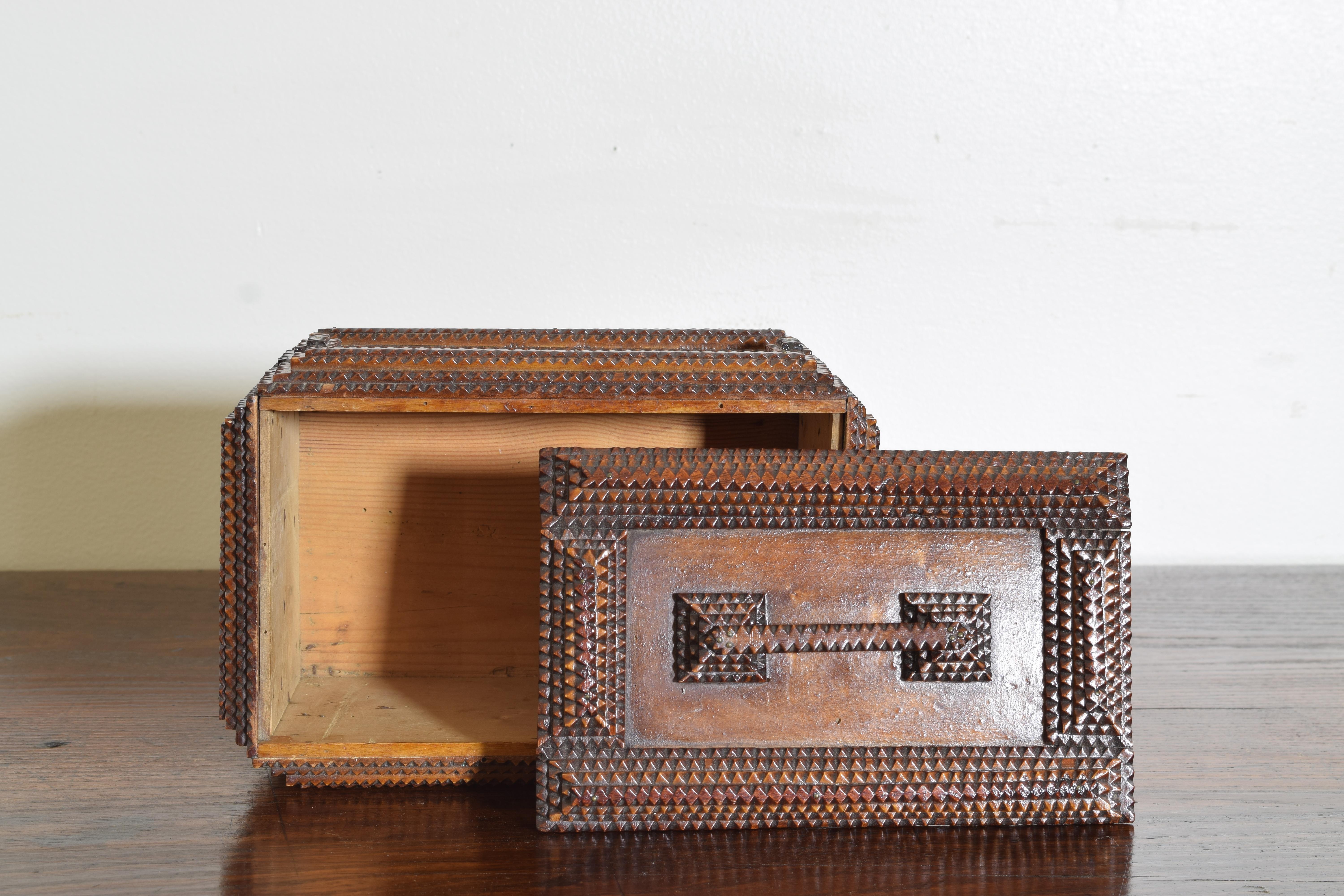 Boîte de Tramp Art en Wood Carved, 1er quart du 20e siècle en vente 1