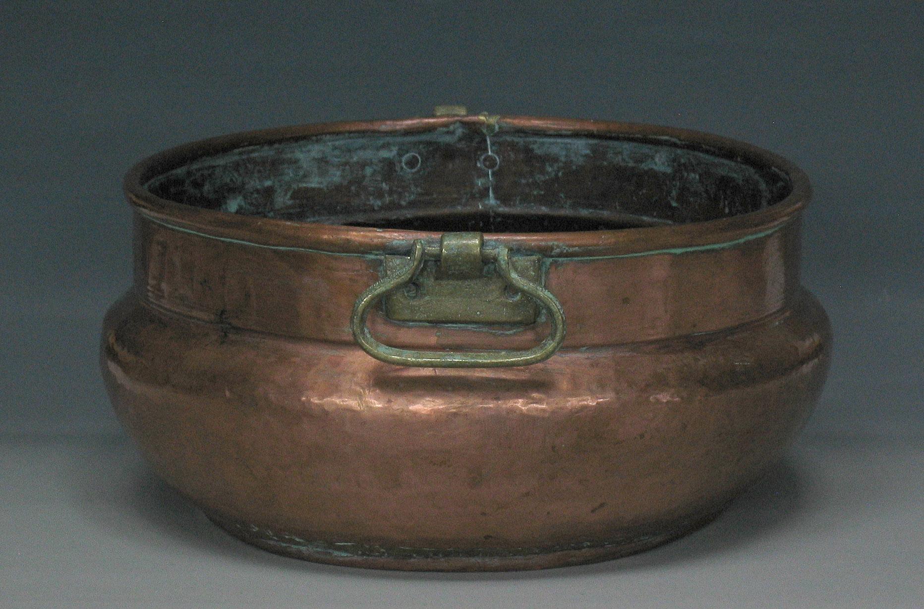 Continental Copper Oval Wine Cooler or Jardinière In Good Condition In Ottawa, Ontario