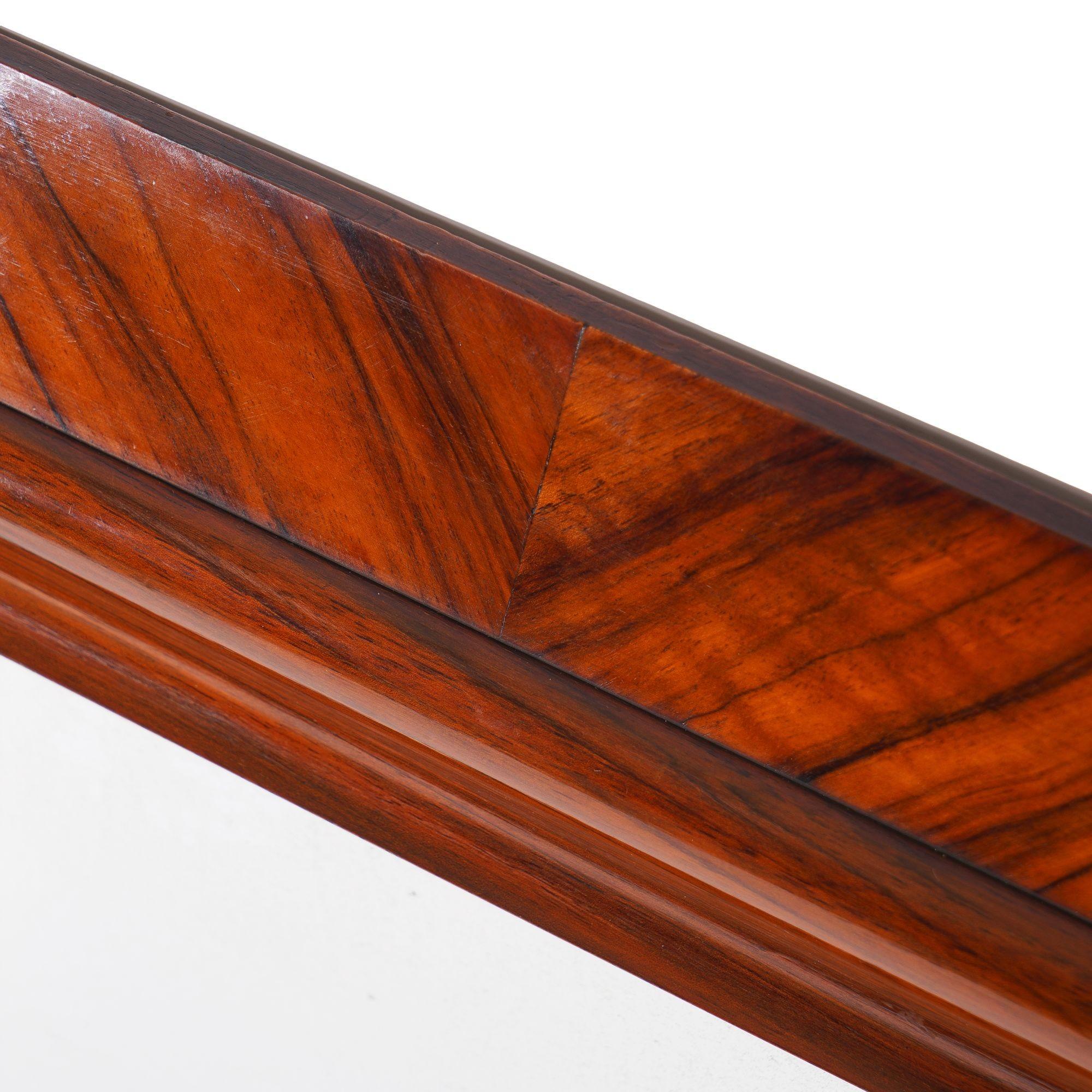 Miroir continental en noyer à bandes croisées, C.I.C. 1825 en vente 1