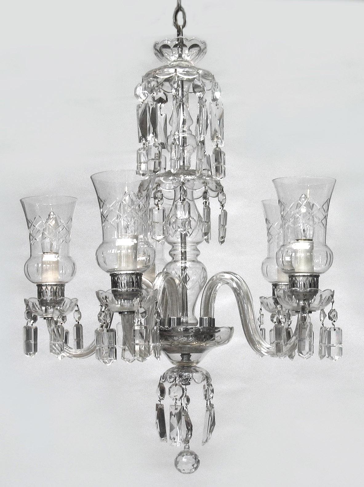 Lustre à cinq lumières en verre taillé continental en vente 5