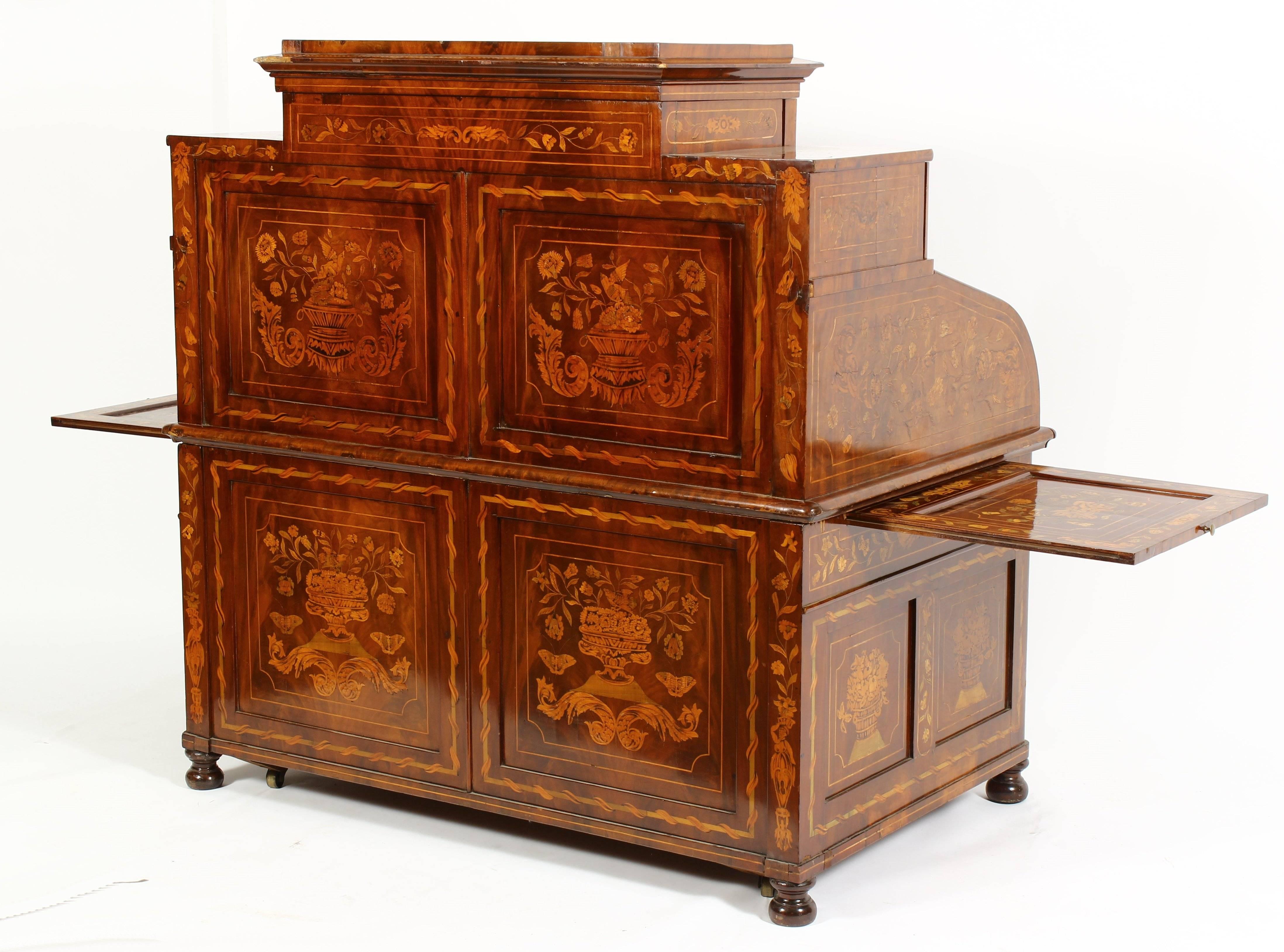 Continental Dutch Inlaid Roll Top Desk, 18th-19th Century For Sale 5