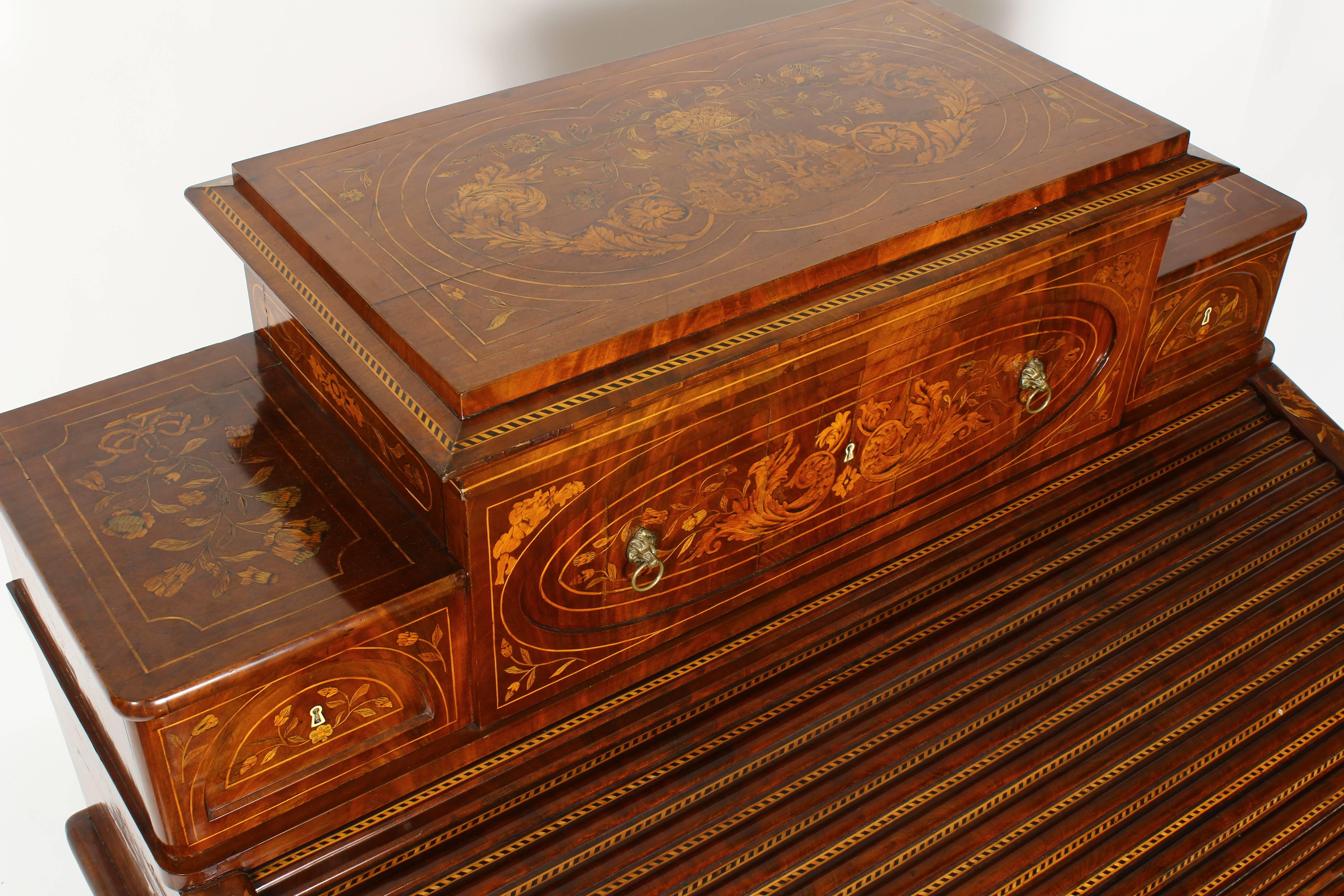 Continental Dutch Inlaid Roll Top Desk, 18th-19th Century For Sale 3