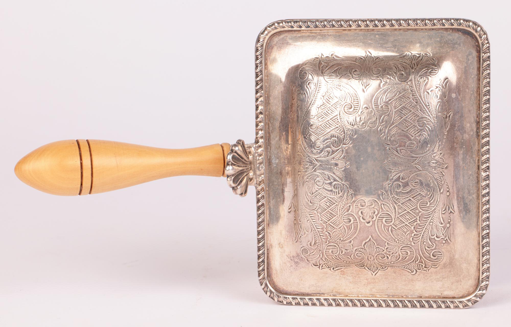 Kontinentaler niederländischer Aschenbecher oder Cheroot-Halter aus Silber mit Holzgriff (19. Jahrhundert) im Angebot